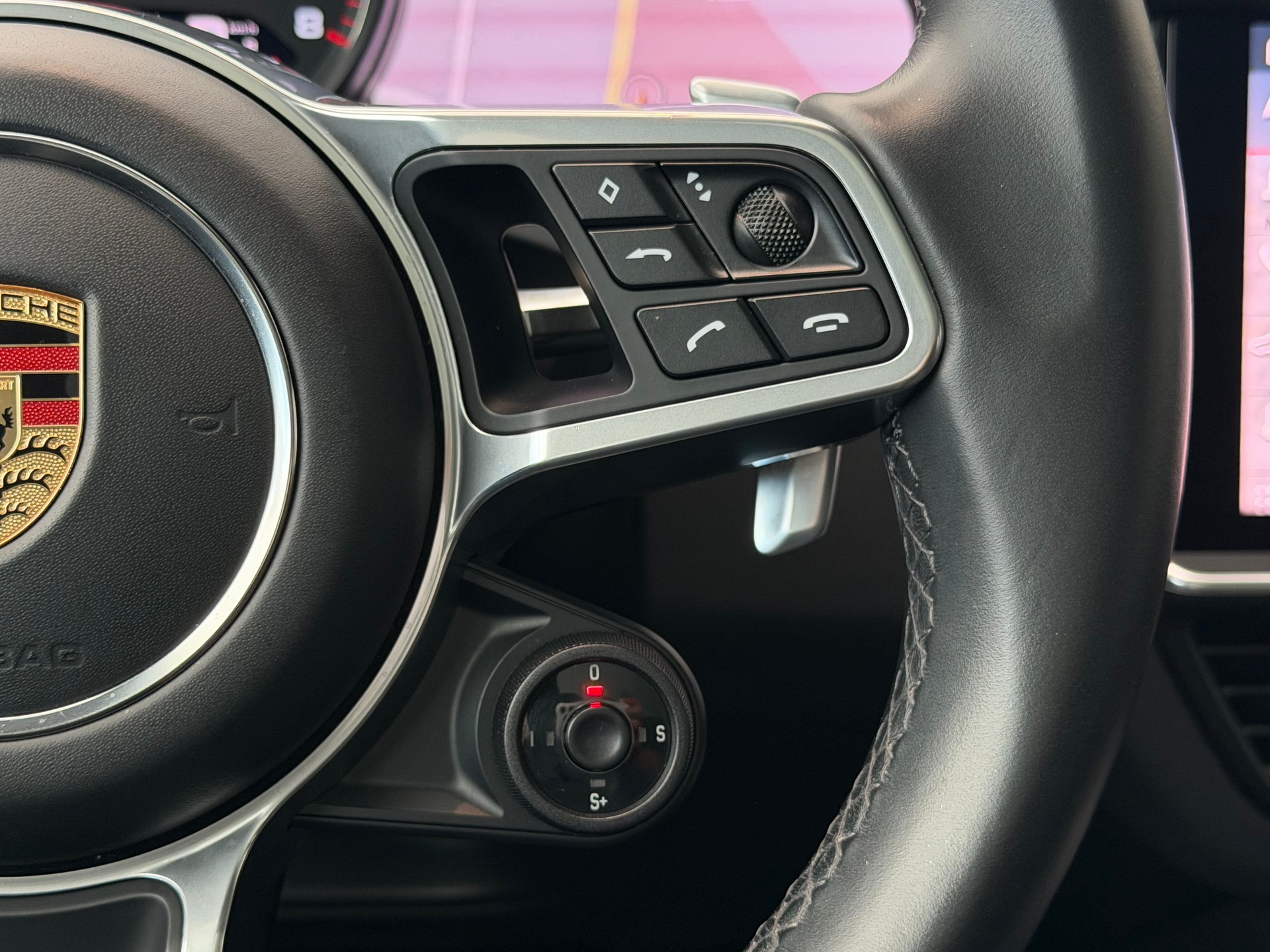 PORSCHE Cayenne GTS Coupé **PORSCHE APPROVED GARANTIE**-image-18