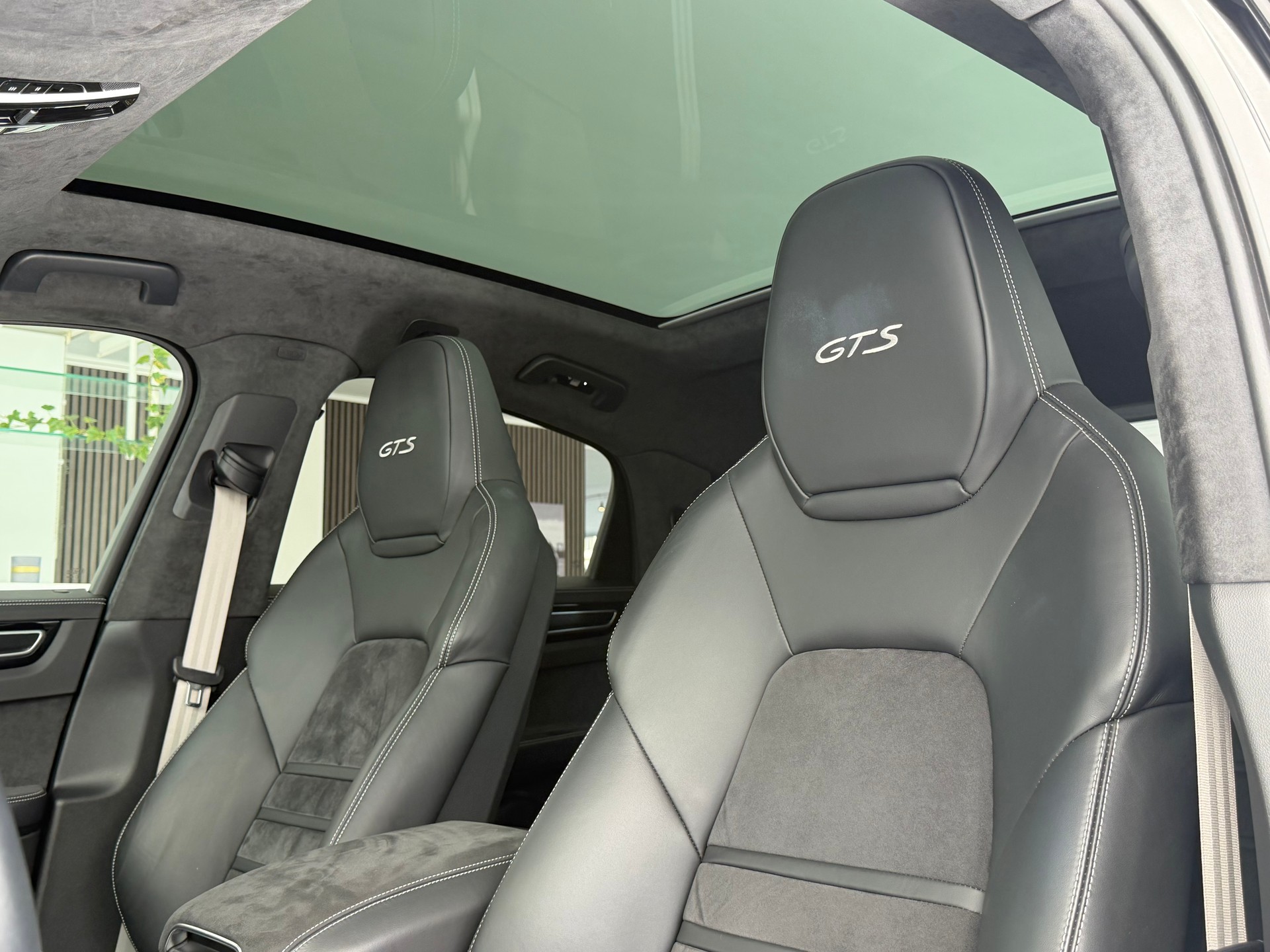 PORSCHE Cayenne GTS Coupé **PORSCHE APPROVED GARANTIE**-image-11
