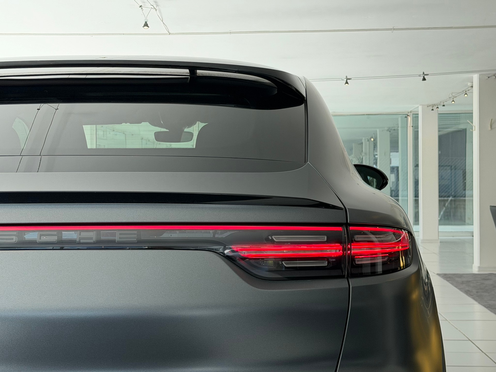 PORSCHE Cayenne GTS Coupé **PORSCHE APPROVED GARANTIE**-image-28