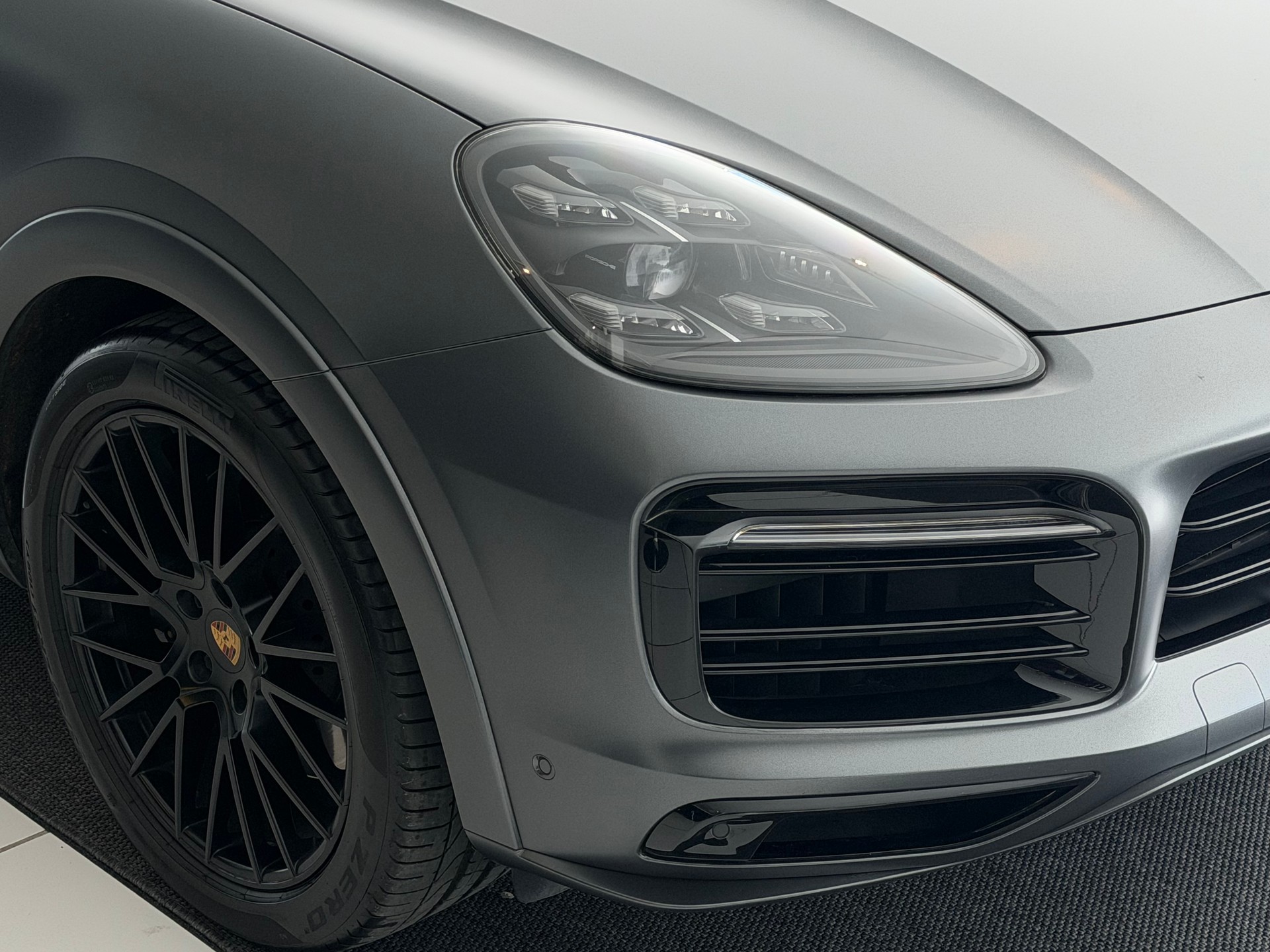PORSCHE Cayenne GTS Coupé **PORSCHE APPROVED GARANTIE**-image-24