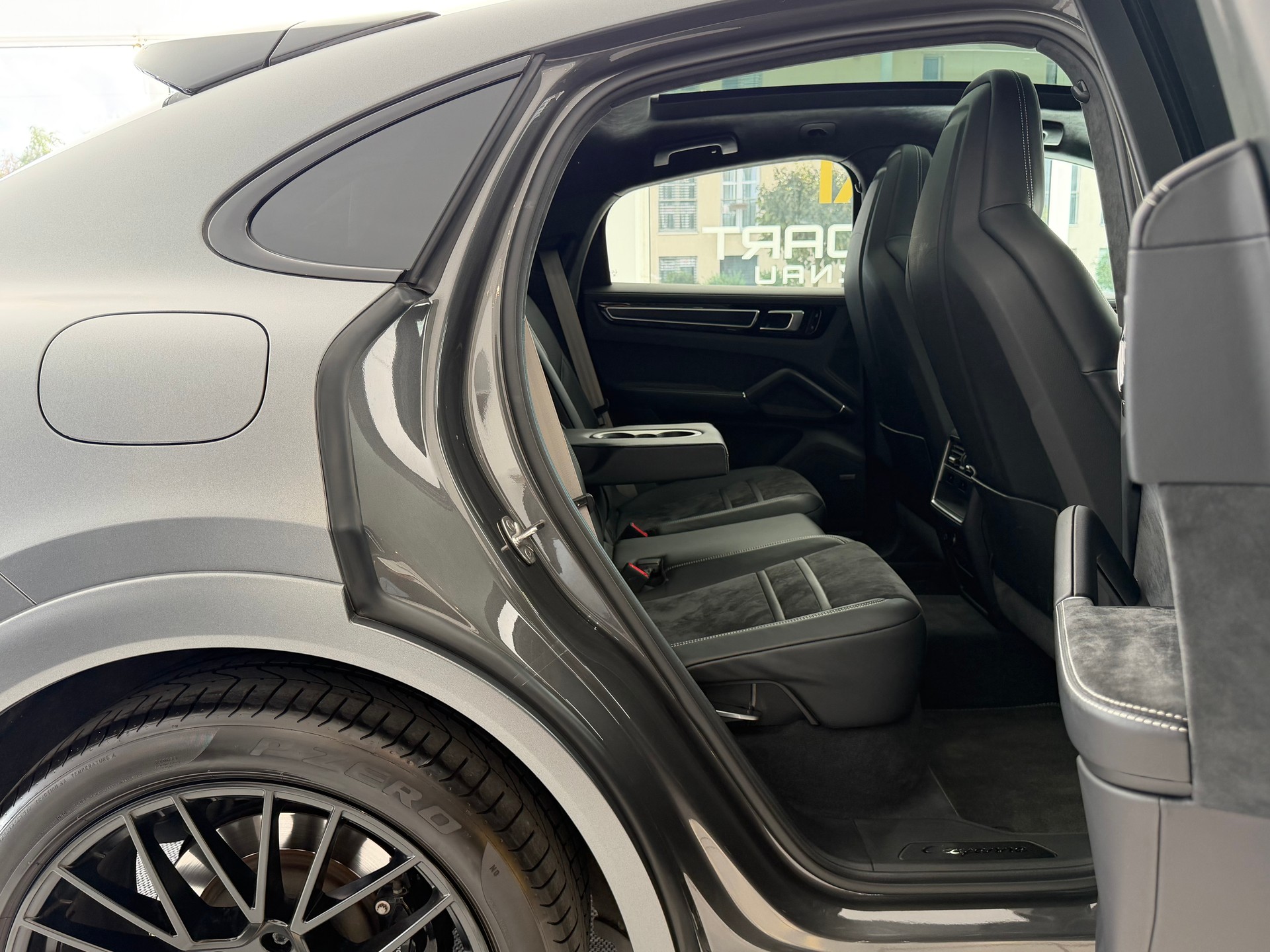 PORSCHE Cayenne GTS Coupé **PORSCHE APPROVED GARANTIE**-image-17