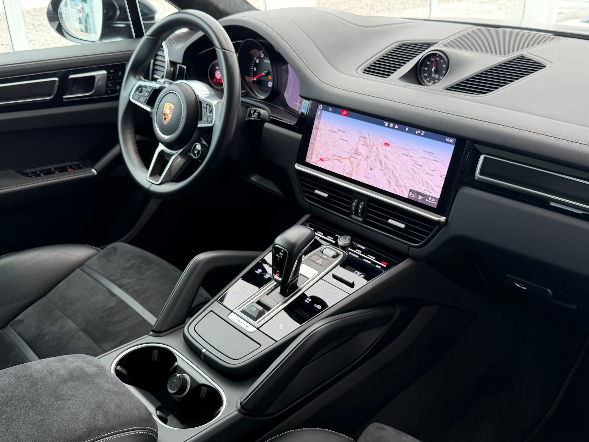 PORSCHE Cayenne GTS Coupé **PORSCHE APPROVED GARANTIE**-image-16