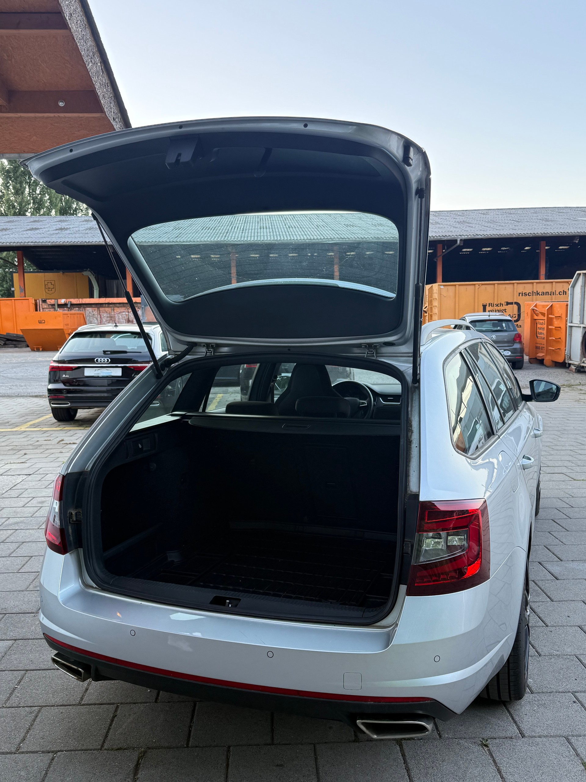 SKODA Octavia Combi 2.0 TDI RS 4x4 DSG-image-6