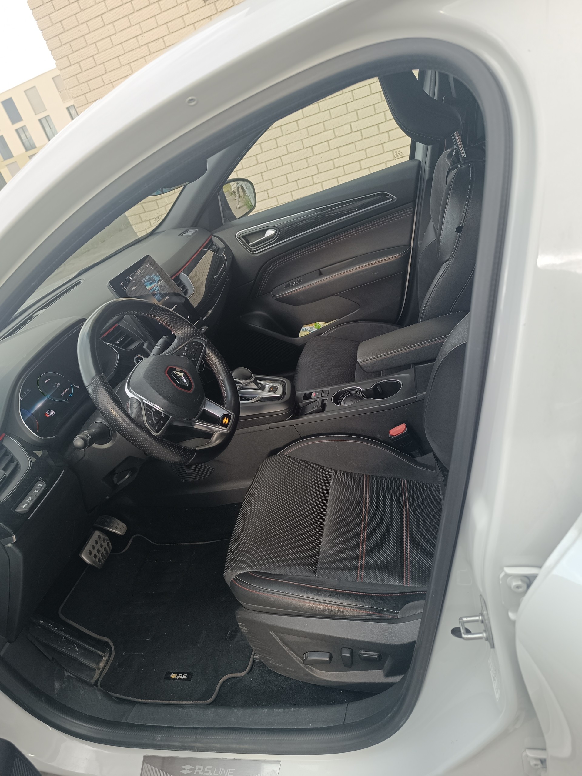 RENAULT Arkana 1.6 E-Tech R.S. Line-image-5