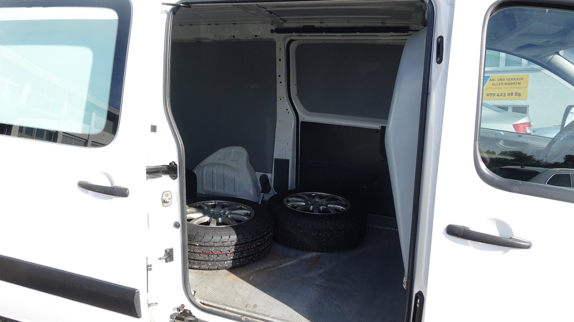 PEUGEOT EXPERT 2,0 OHD I 164-image-10