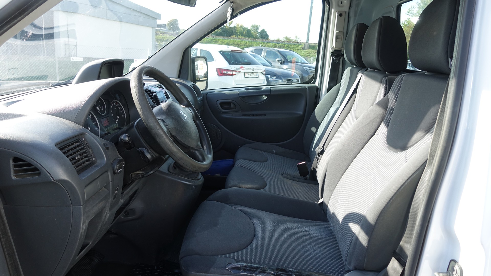 PEUGEOT EXPERT 2,0 OHD I 164-image-4