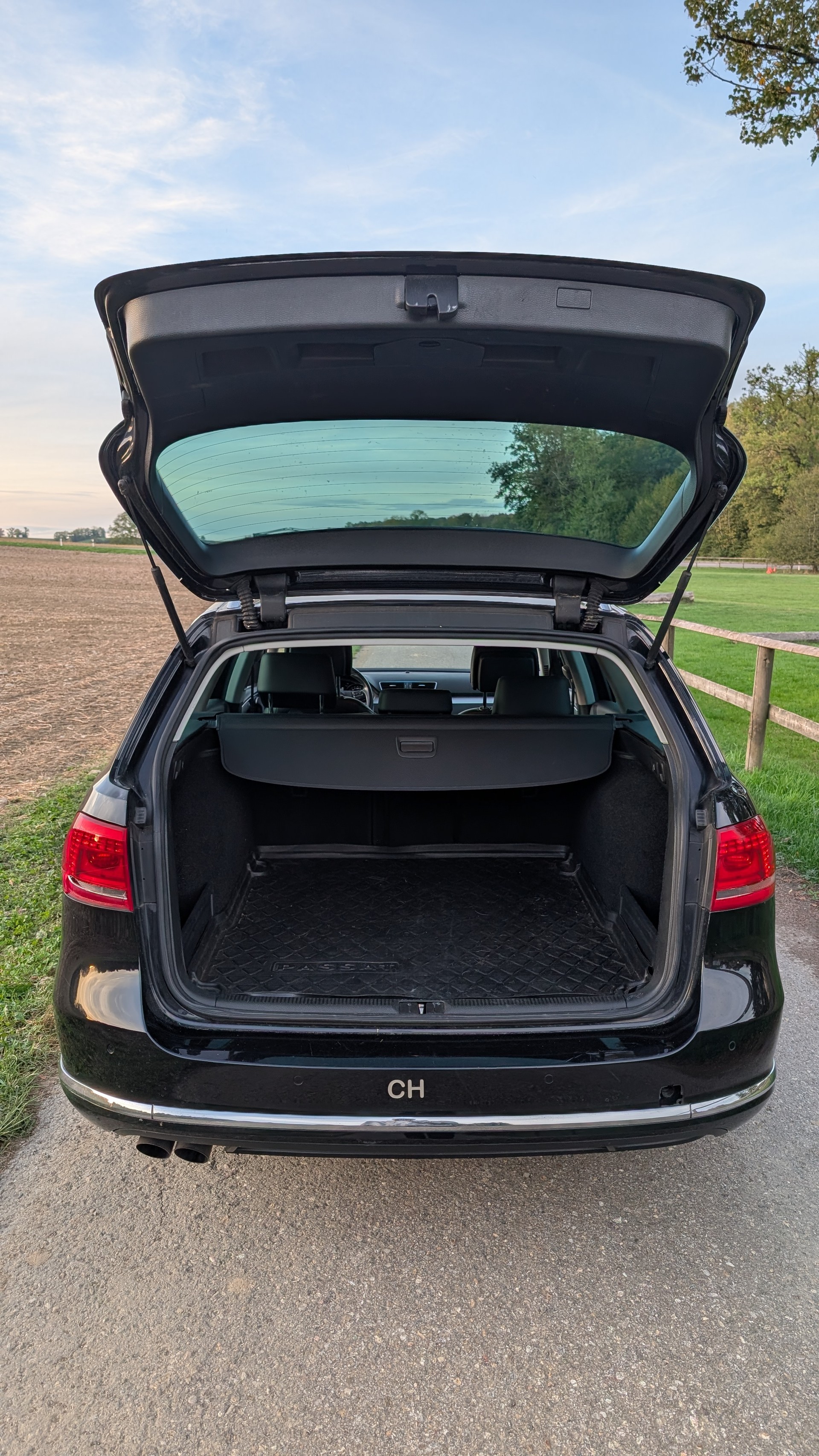 VW Passat Variant 2.0 TDI BMT Highline-image-14
