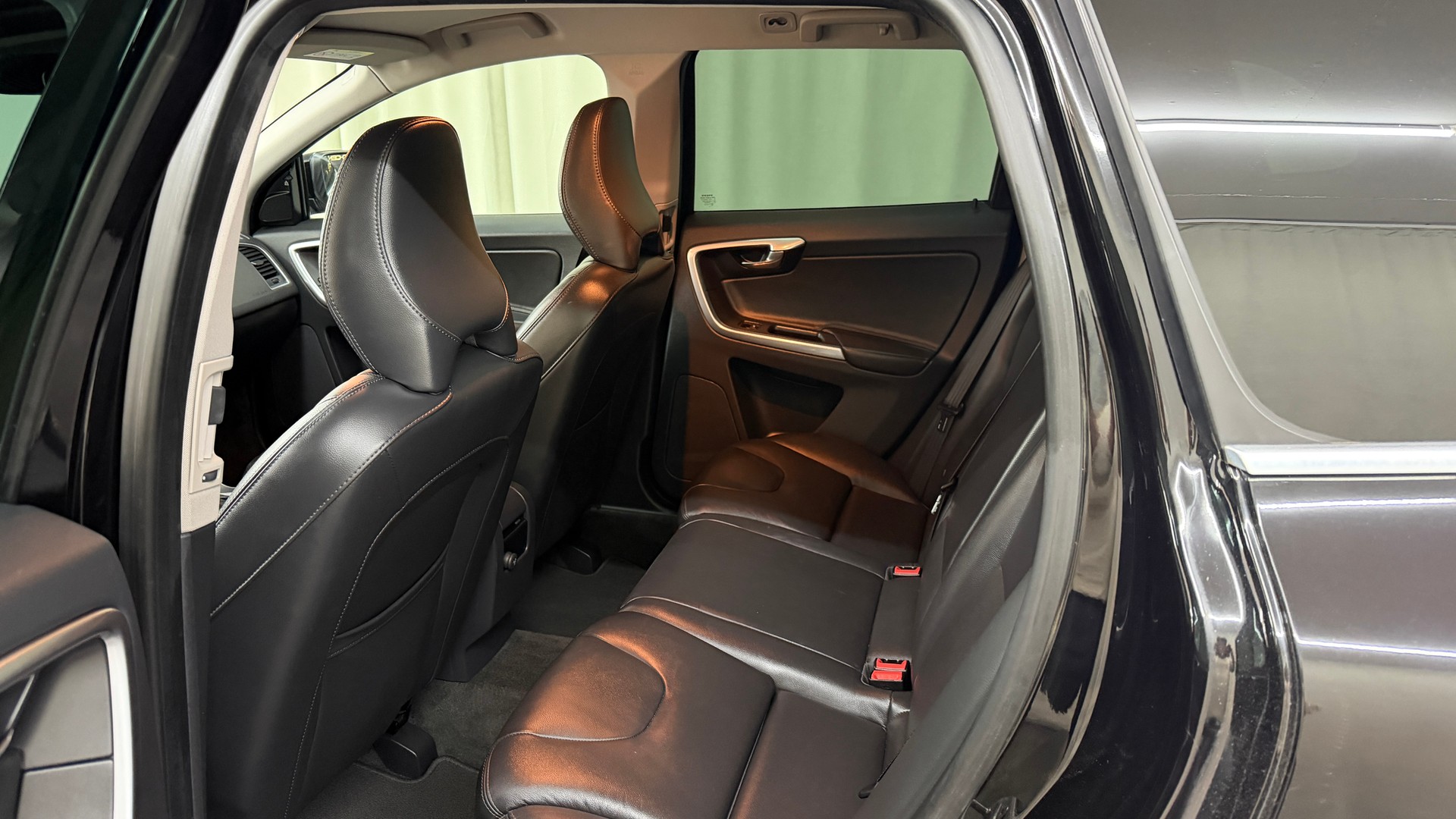 VOLVO XC60 D4 AWD Executive Geartronic-image-7