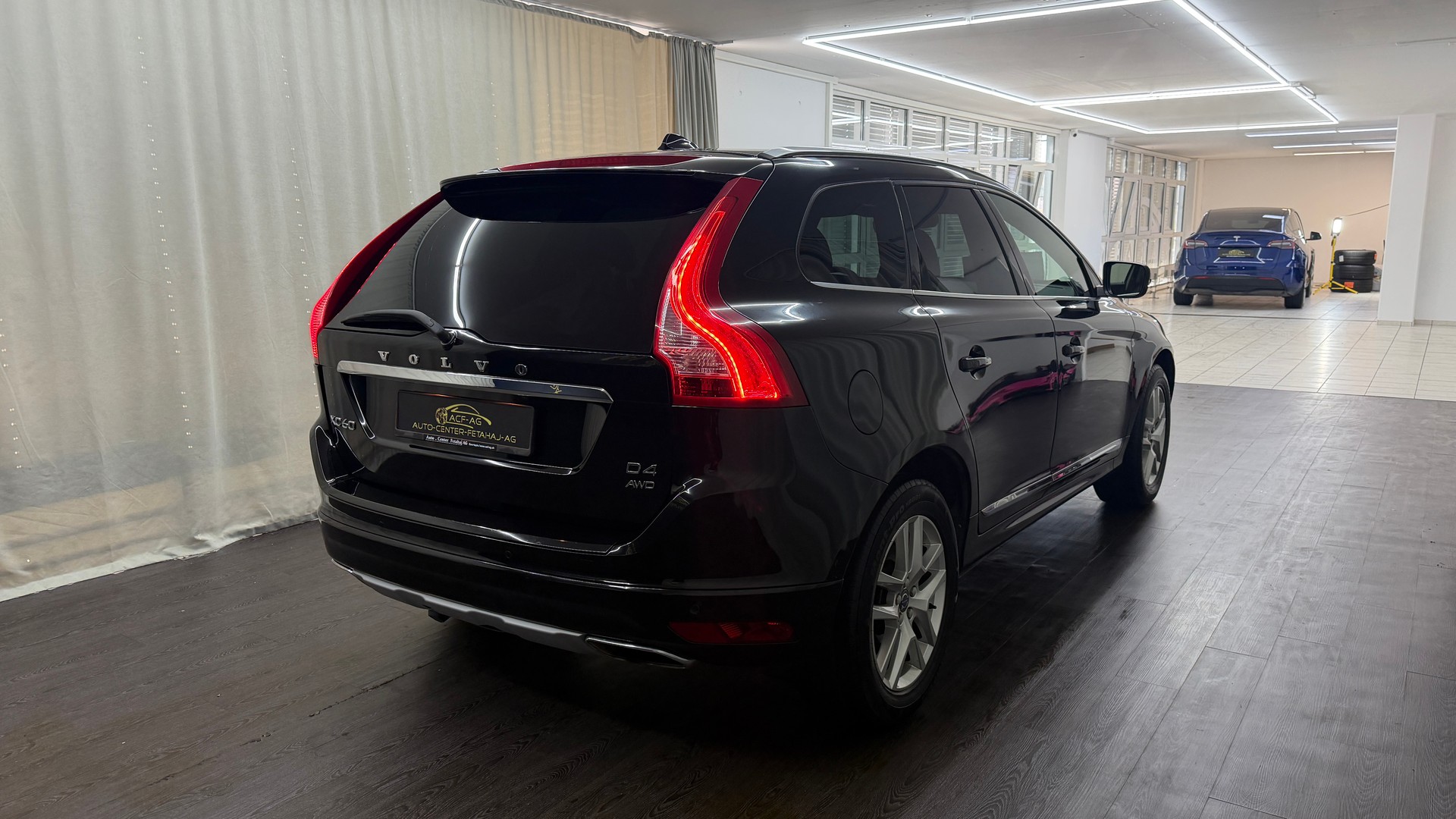 VOLVO XC60 D4 AWD Executive Geartronic-image-3