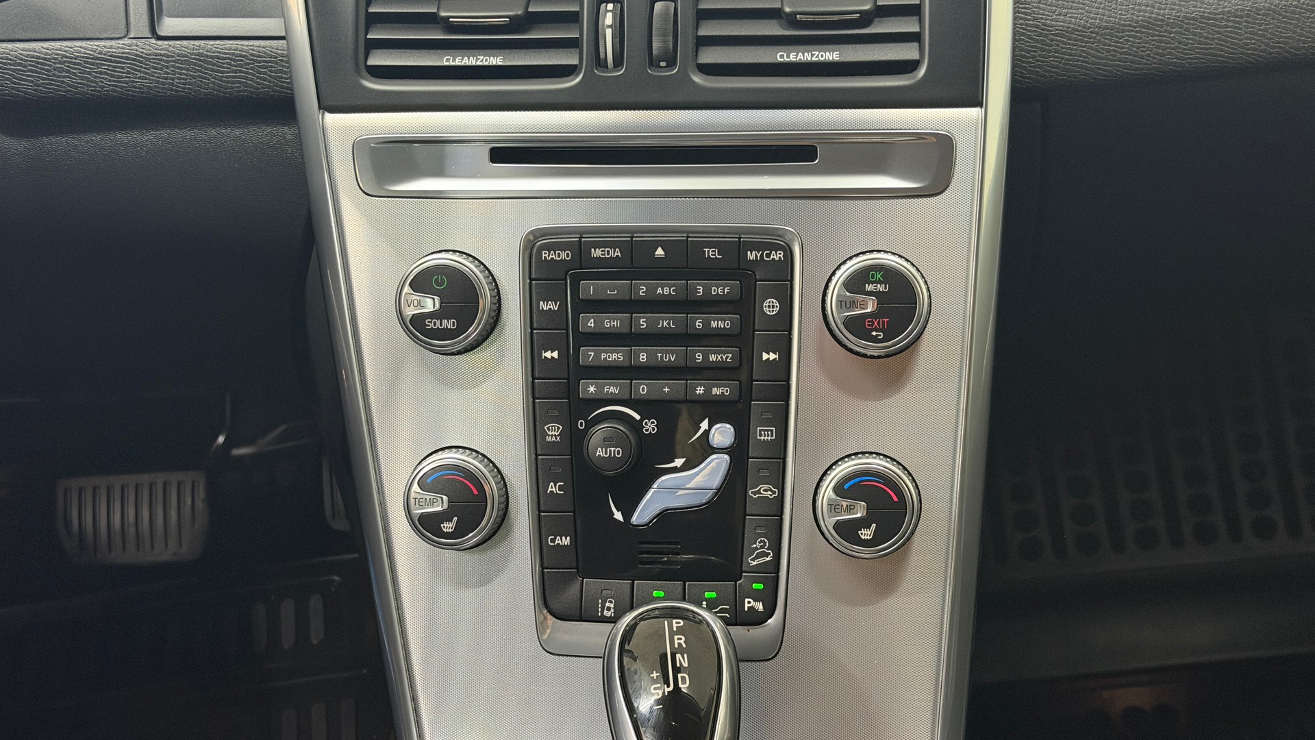VOLVO XC60 D4 AWD Executive Geartronic-image-11