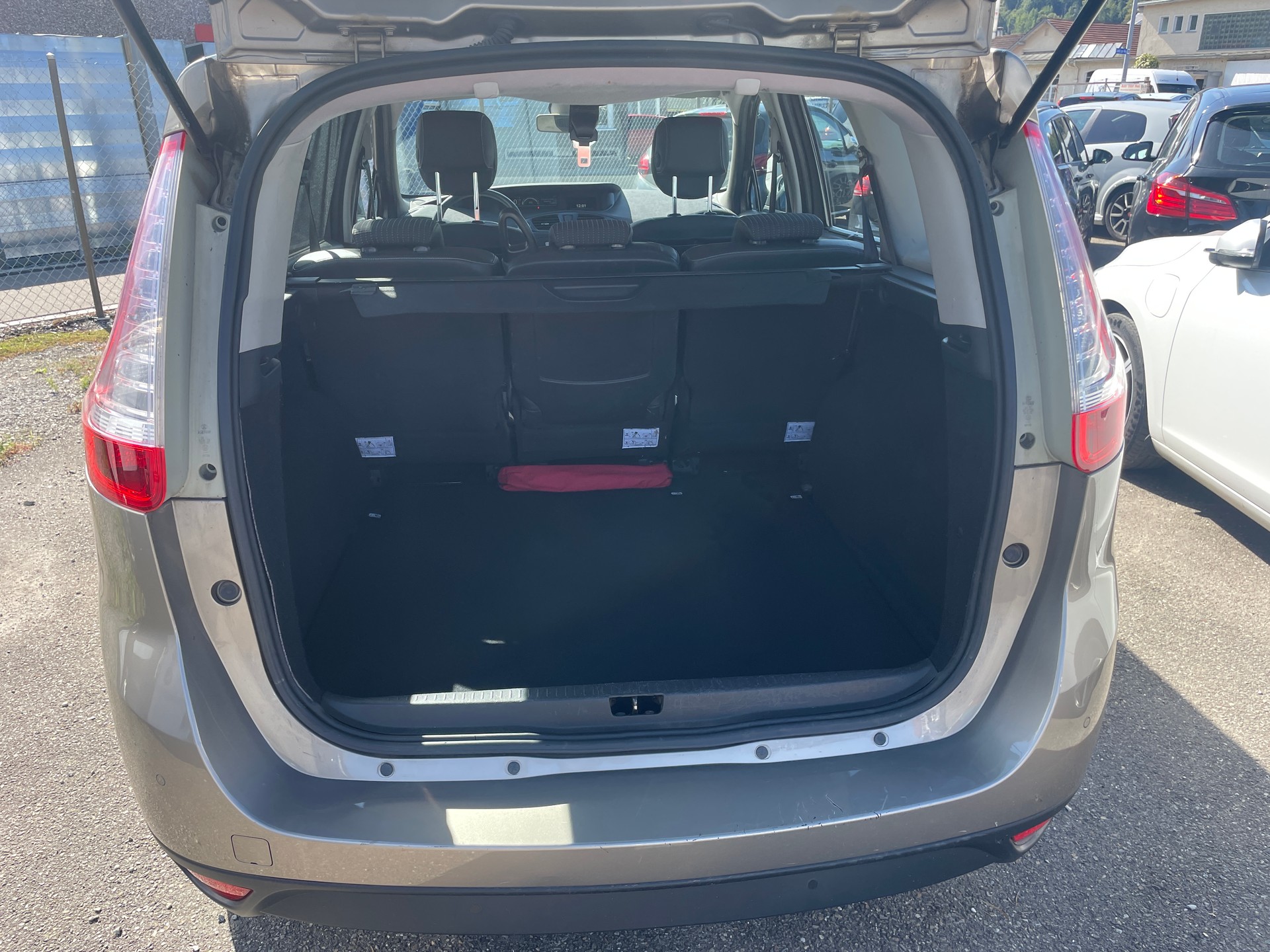 RENAULT Grand Scénic 1.5 dCi Expression EDC-image-11