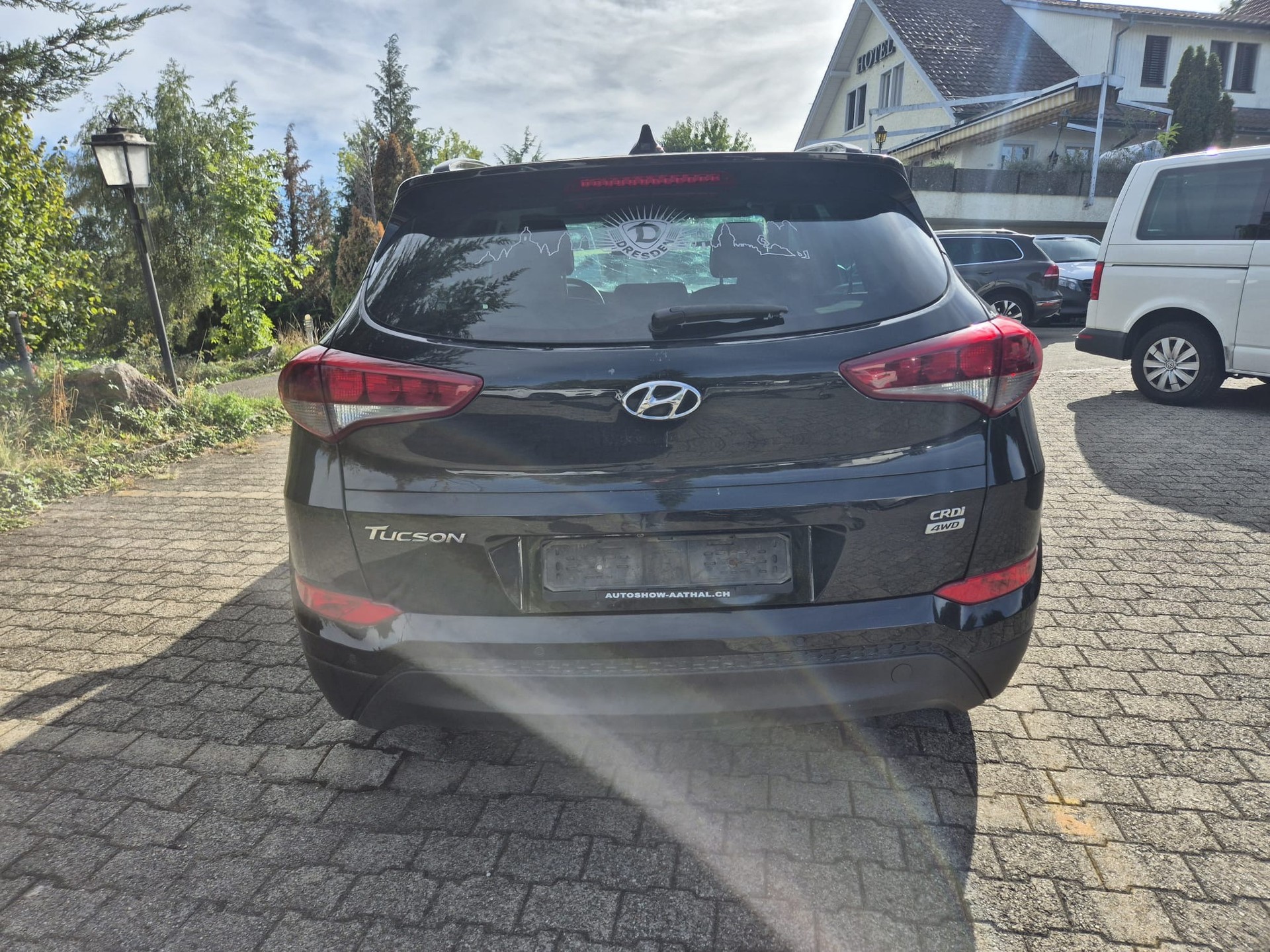 HYUNDAI Tucson 2.0 CRDI Launch Edition 4WD Automatic-image-3