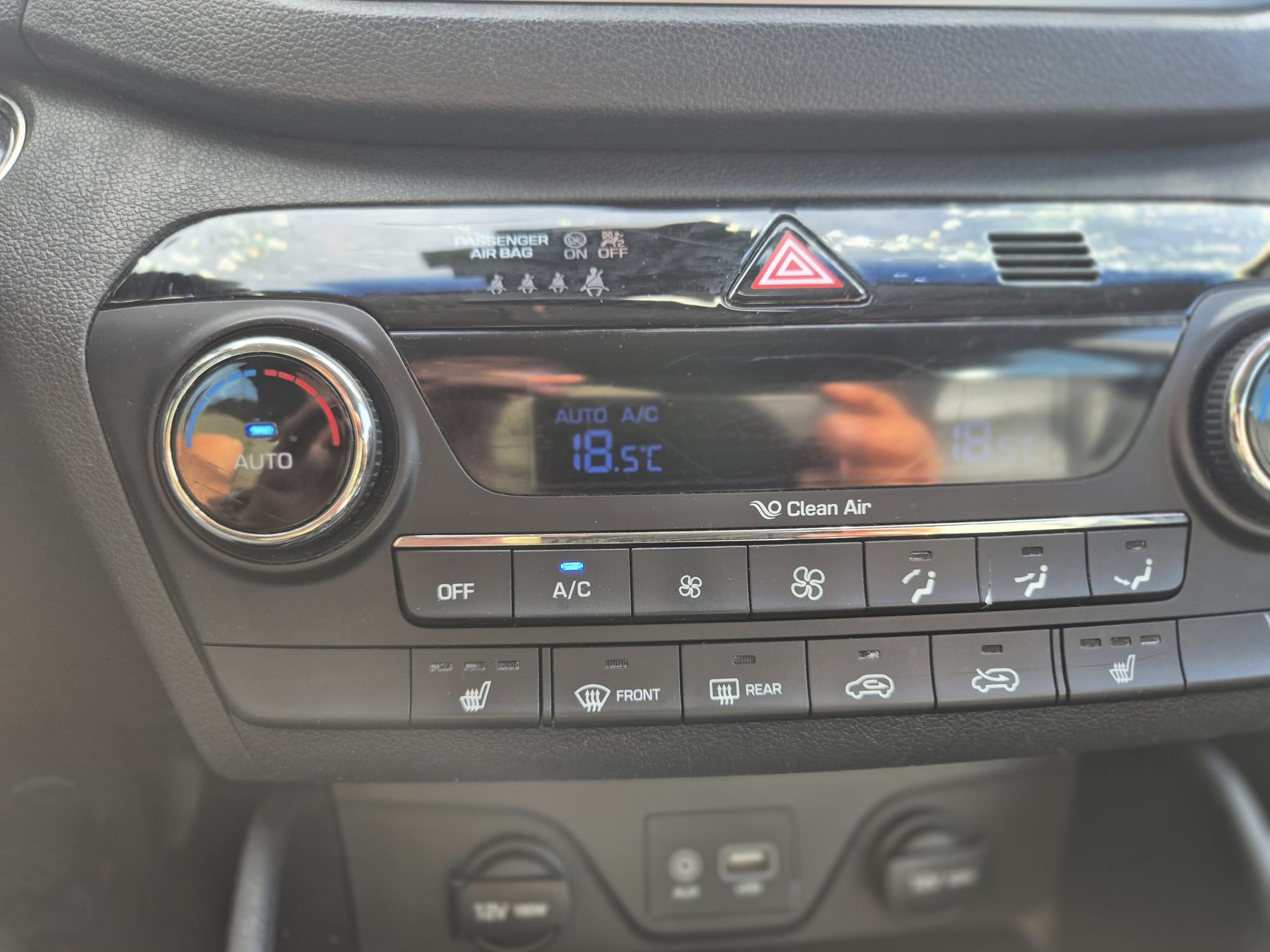 HYUNDAI Tucson 2.0 CRDI Launch Edition 4WD Automatic-image-9