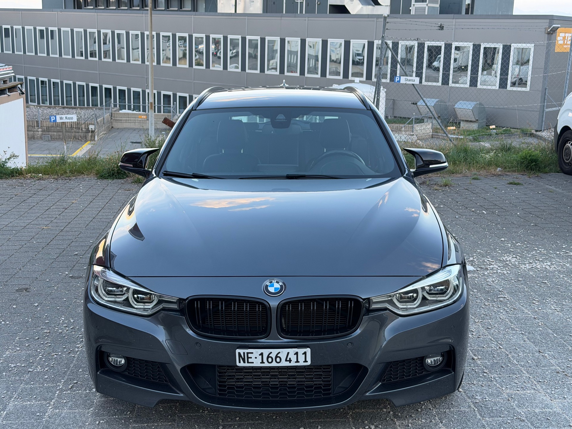 BMW 320d xDrive-image-0