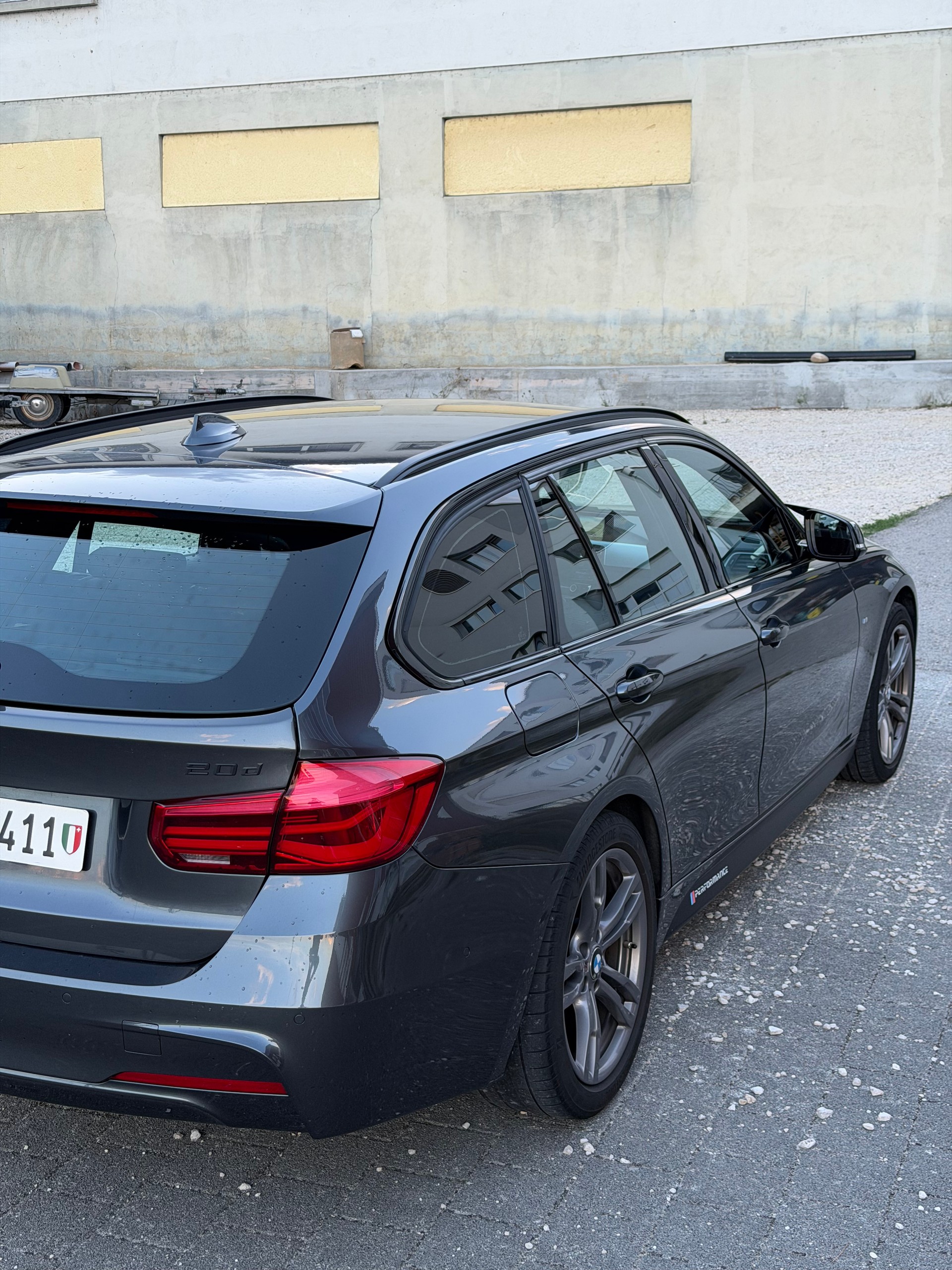 BMW 320d xDrive-image-1