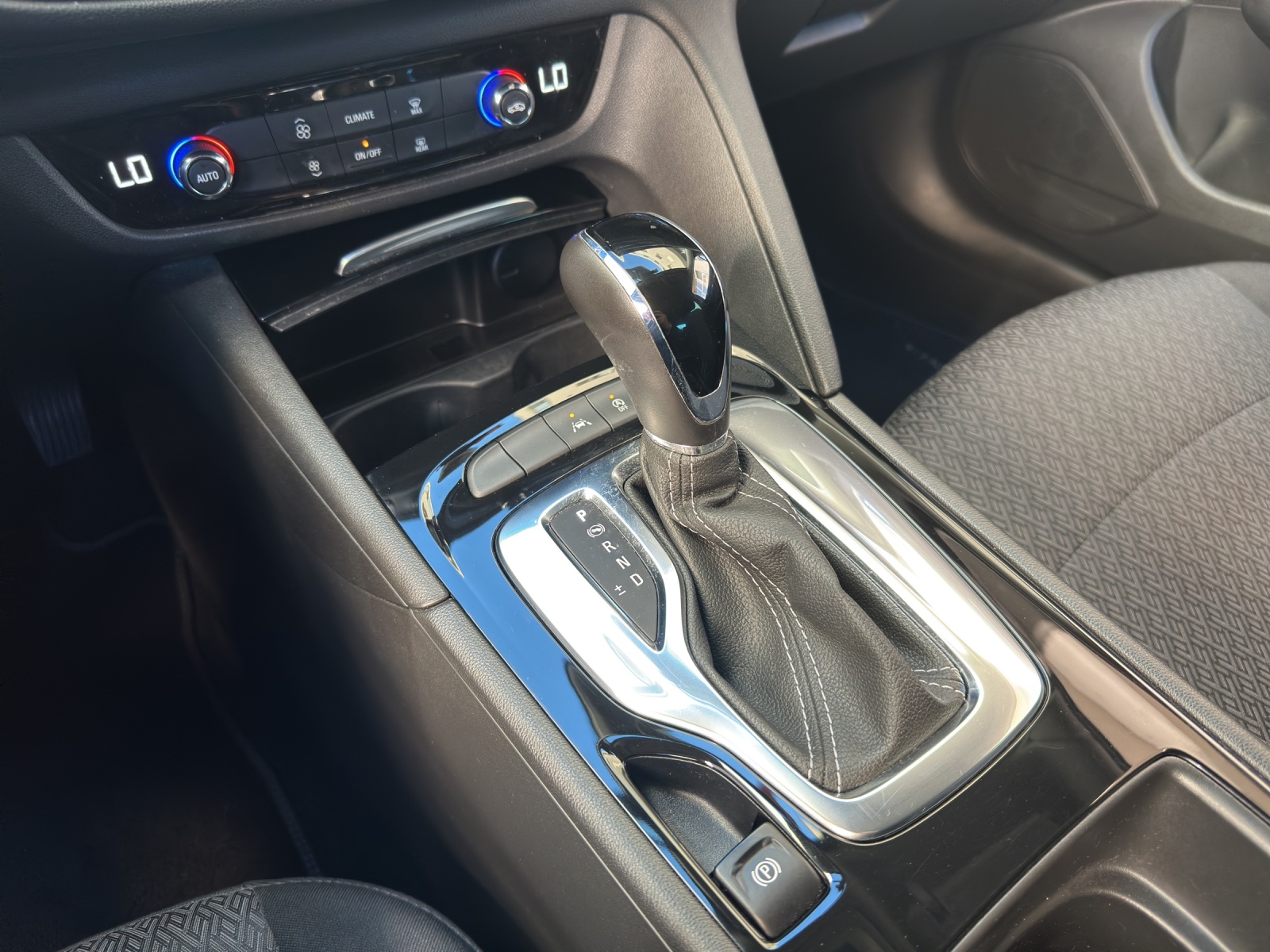 OPEL Insignia 1.6 CDTI Grand Sport Edition Automatic-image-9