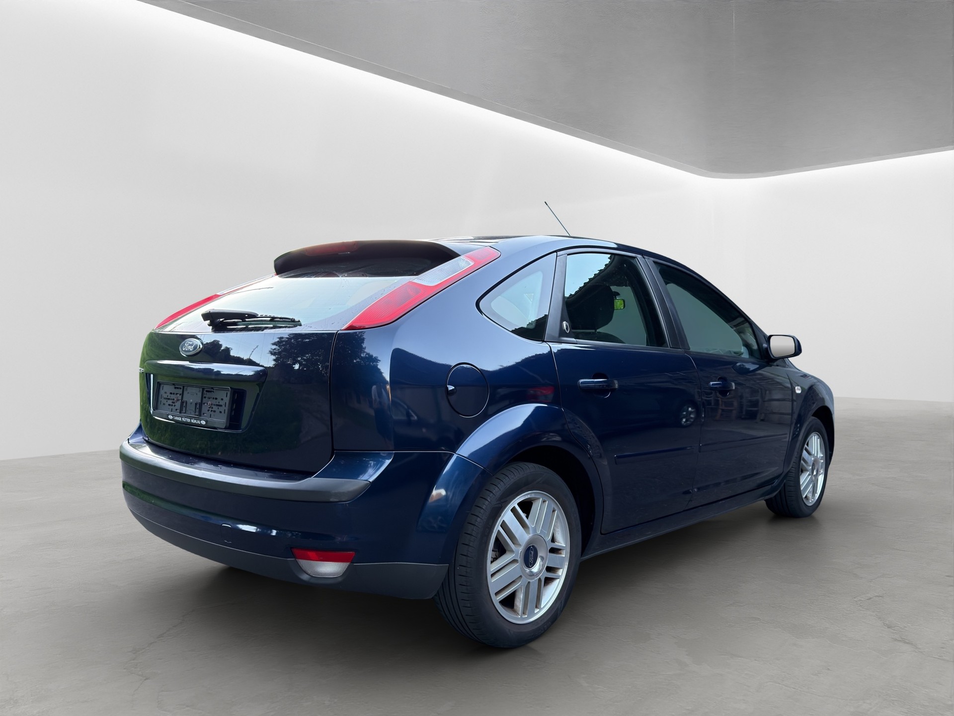 FORD Focus 2.0i Carving Automatic *1. Hand*-image-4