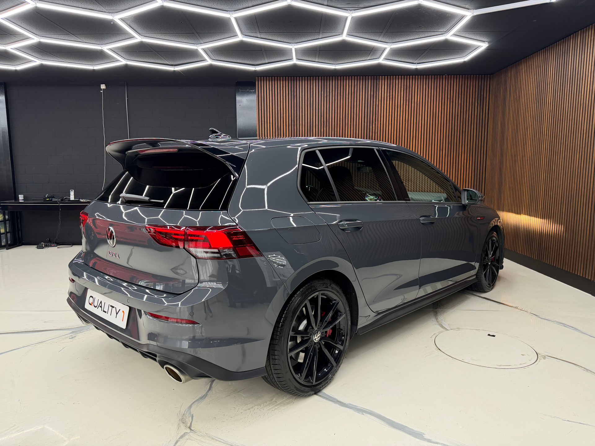 VW VW Golf GTI Clubsport-image-5