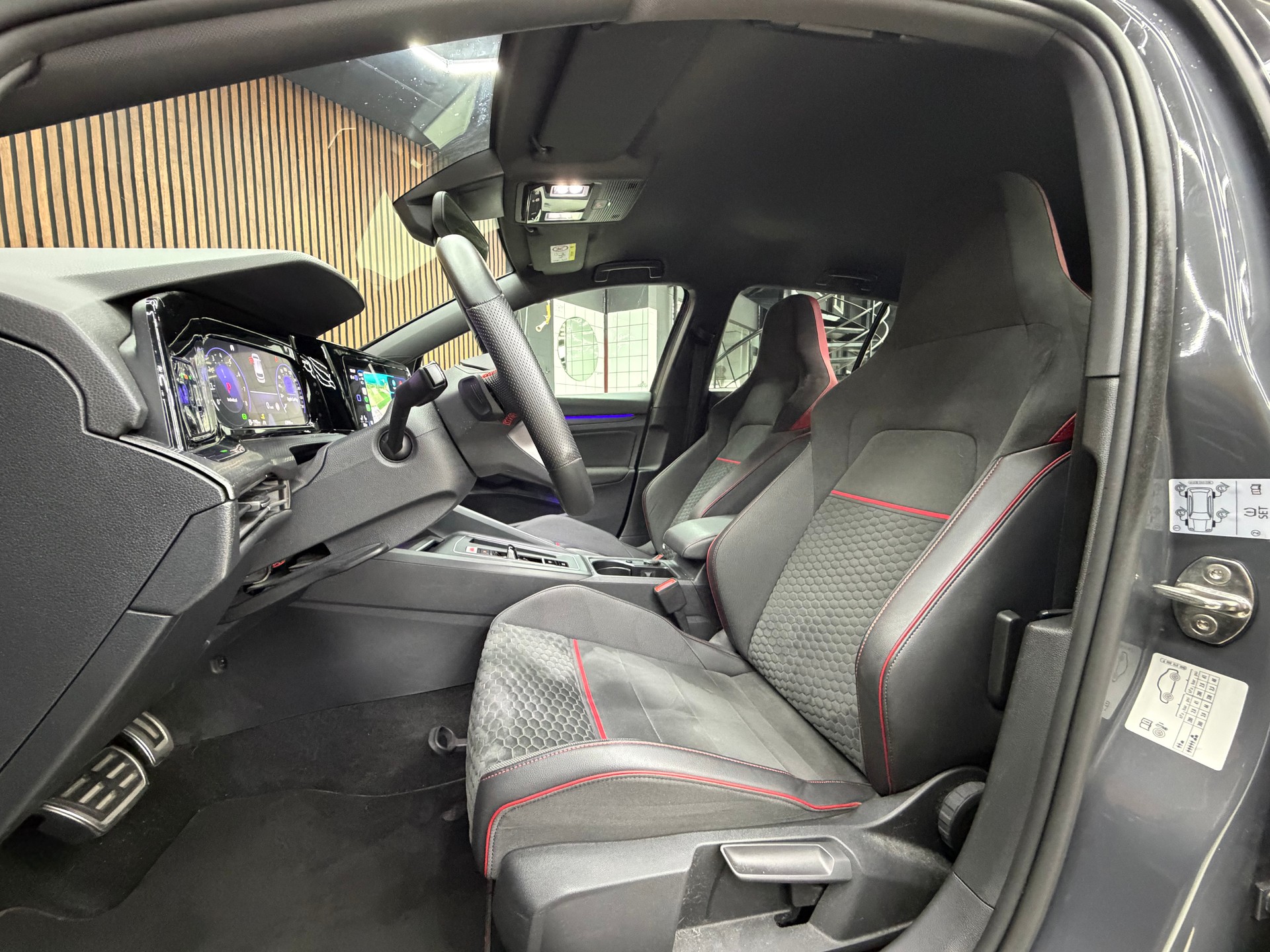 VW VW Golf GTI Clubsport-image-10