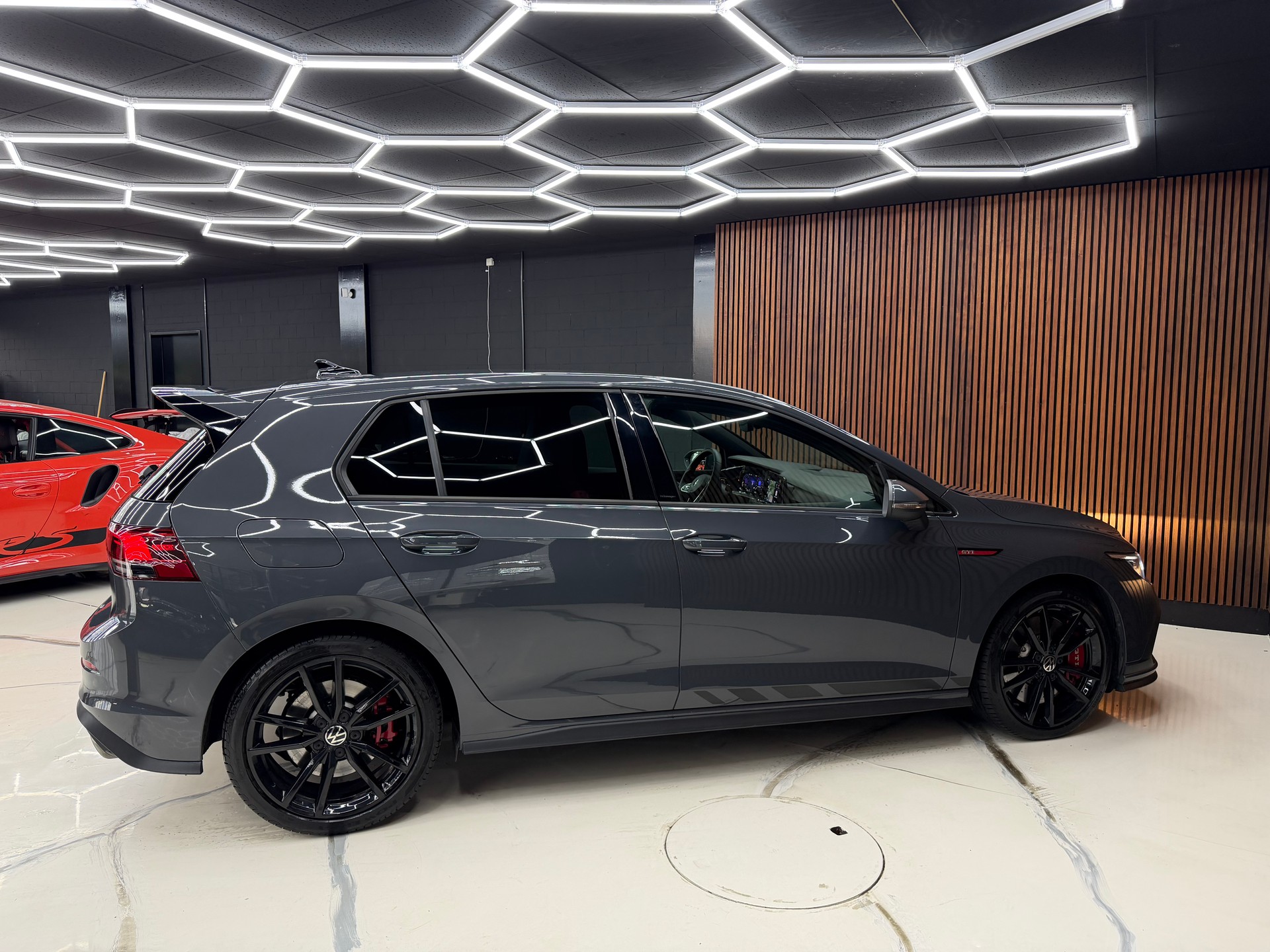 VW VW Golf GTI Clubsport-image-9