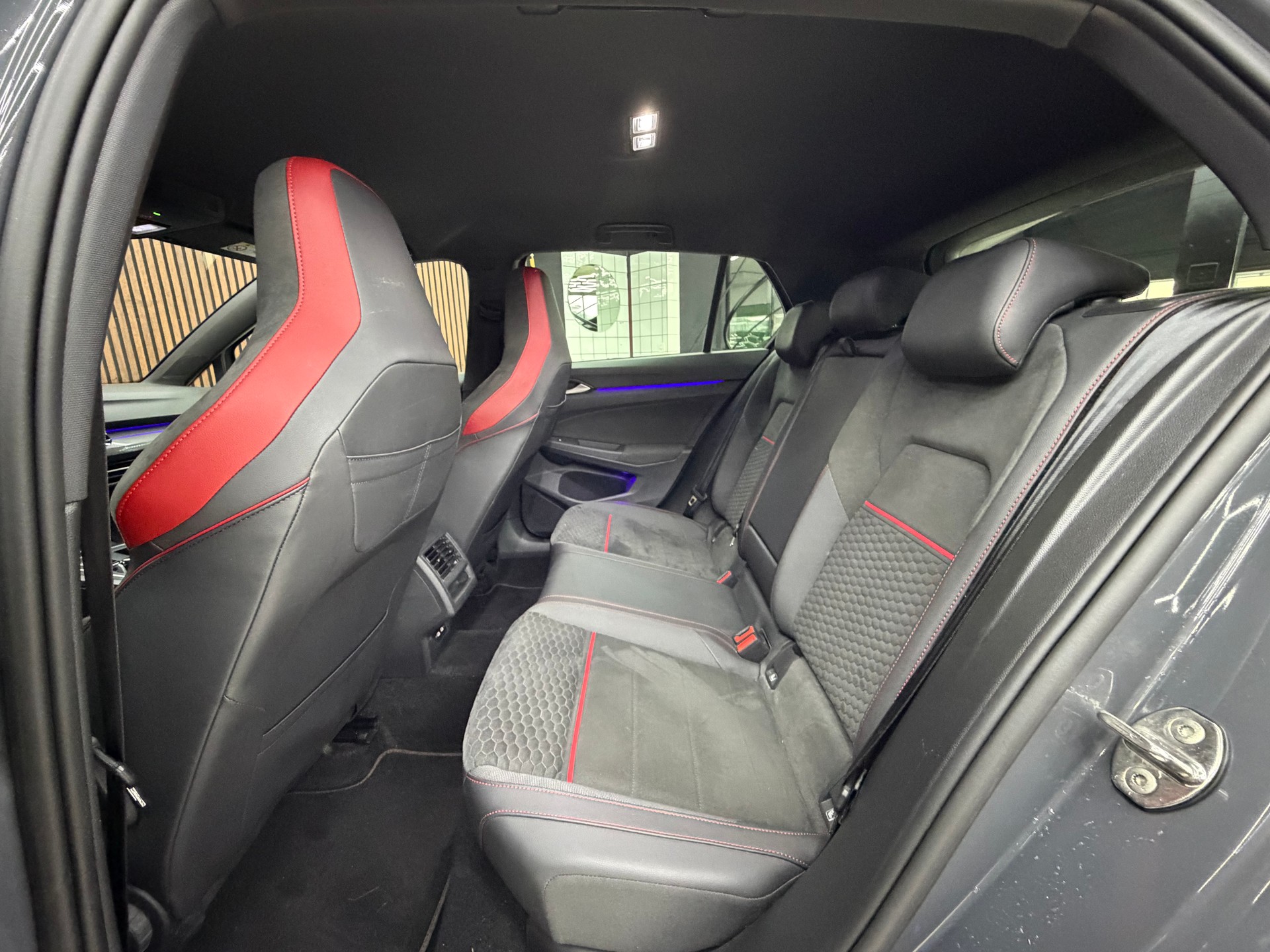 VW VW Golf GTI Clubsport-image-13