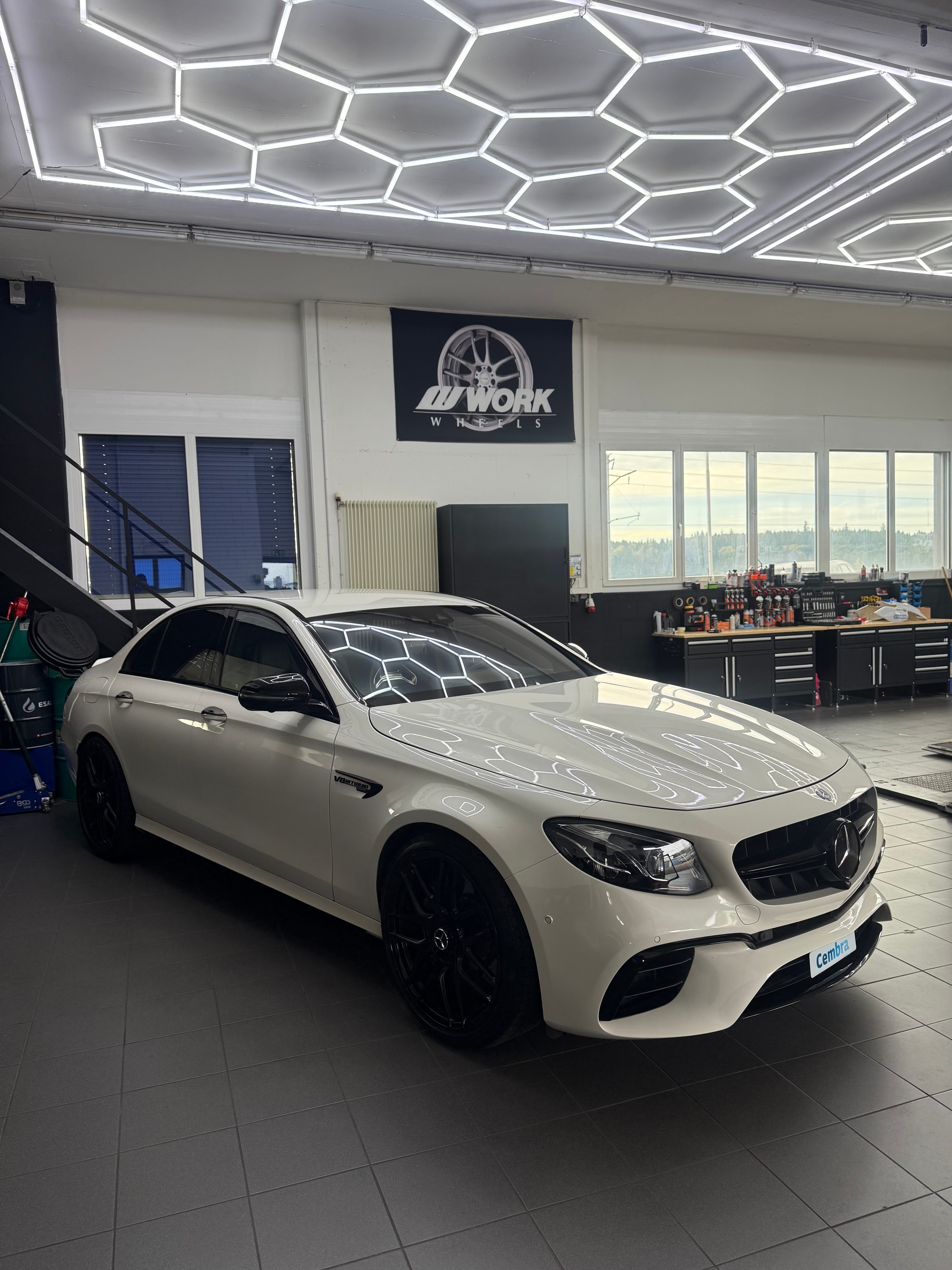 MERCEDES-BENZ E 63 S AMG 612 PS, Carbon-Keramik, Schalensitze|Ohne OPF | Frisch ab MFK | Luftfahrwerk | DTC-eingetragene Tieferlegung-image-5