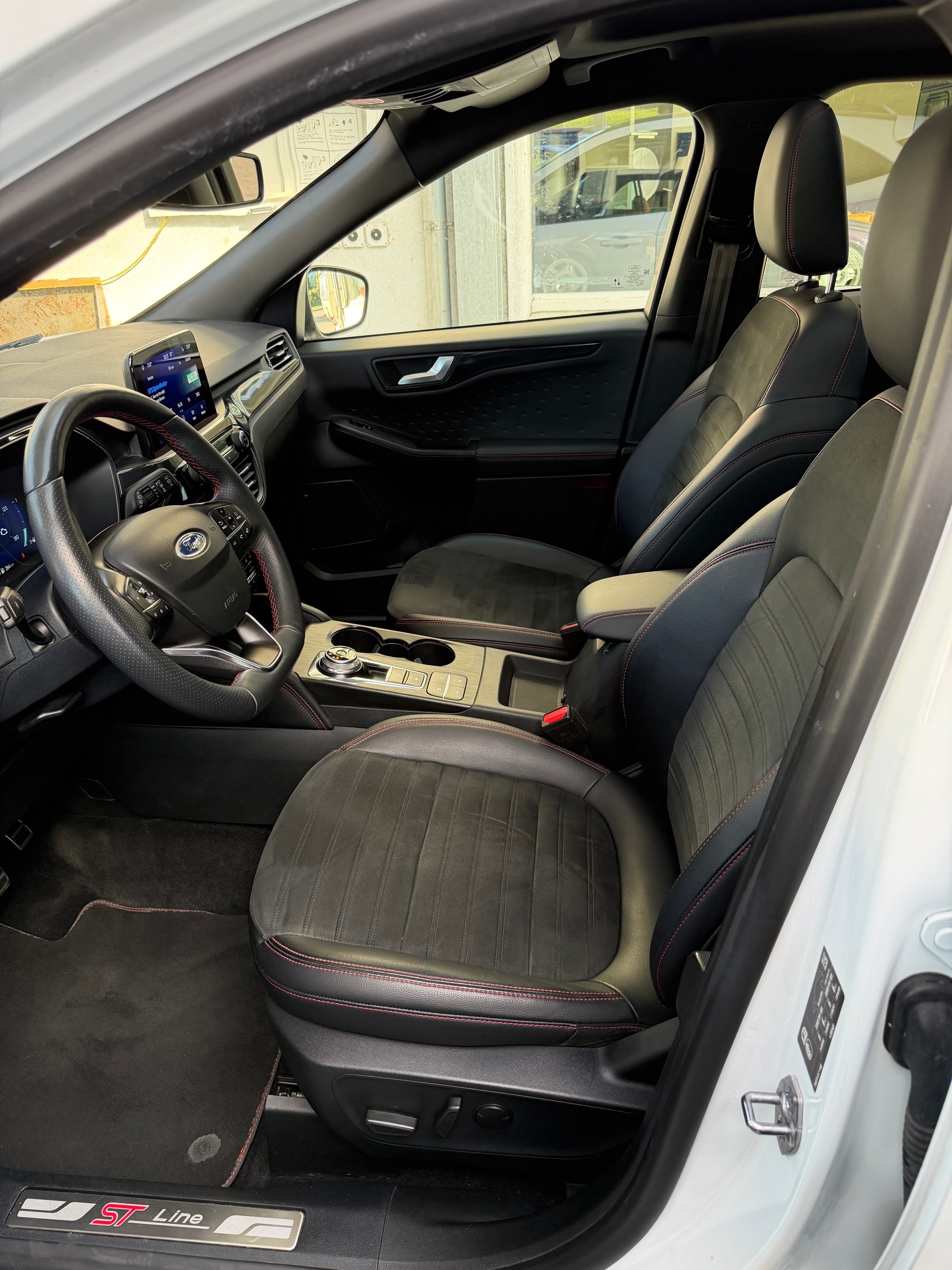 FORD Kuga 2.5 PHEV ST-Line X 2WD-image-8