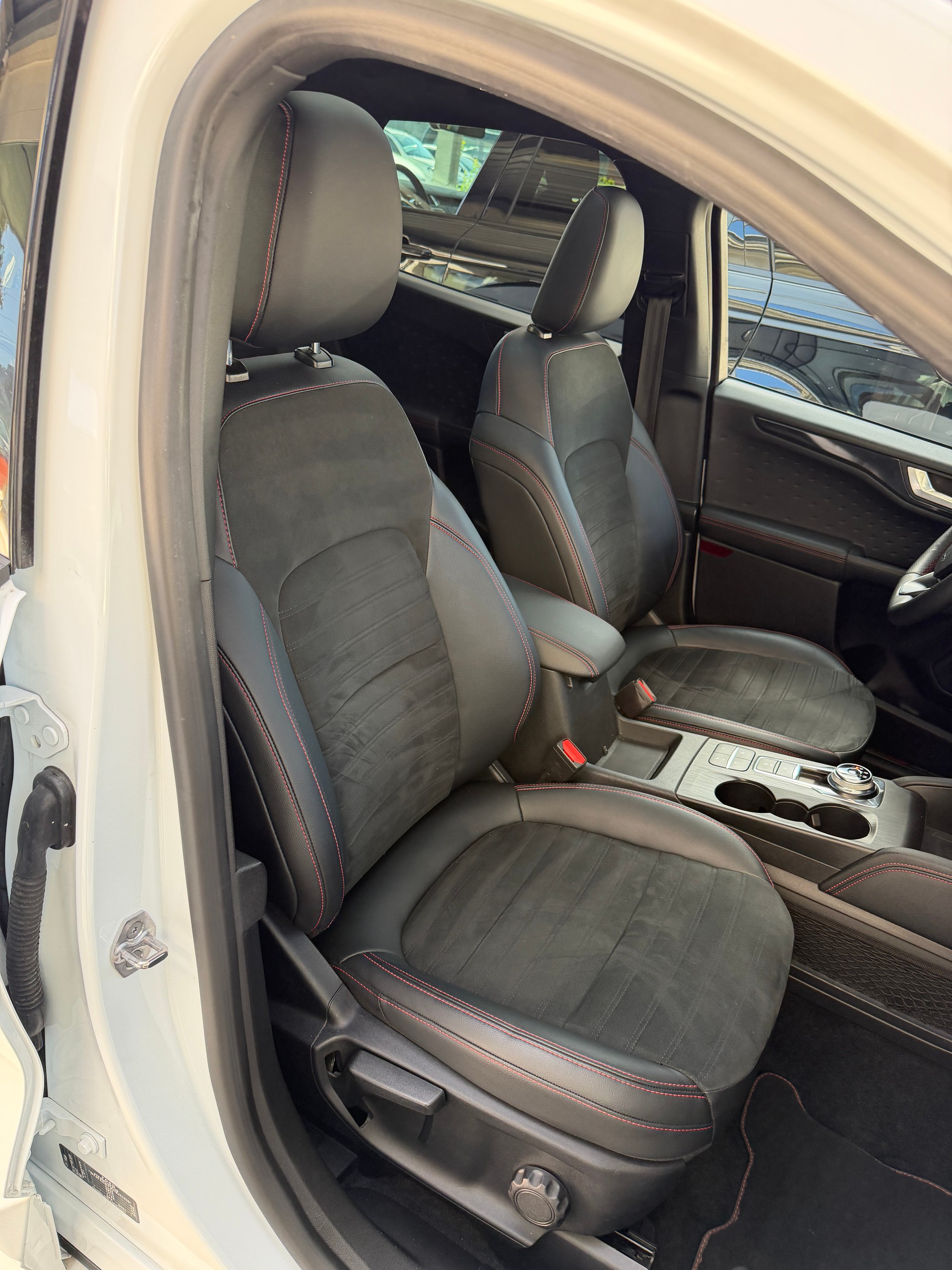 FORD Kuga 2.5 PHEV ST-Line X 2WD-image-16