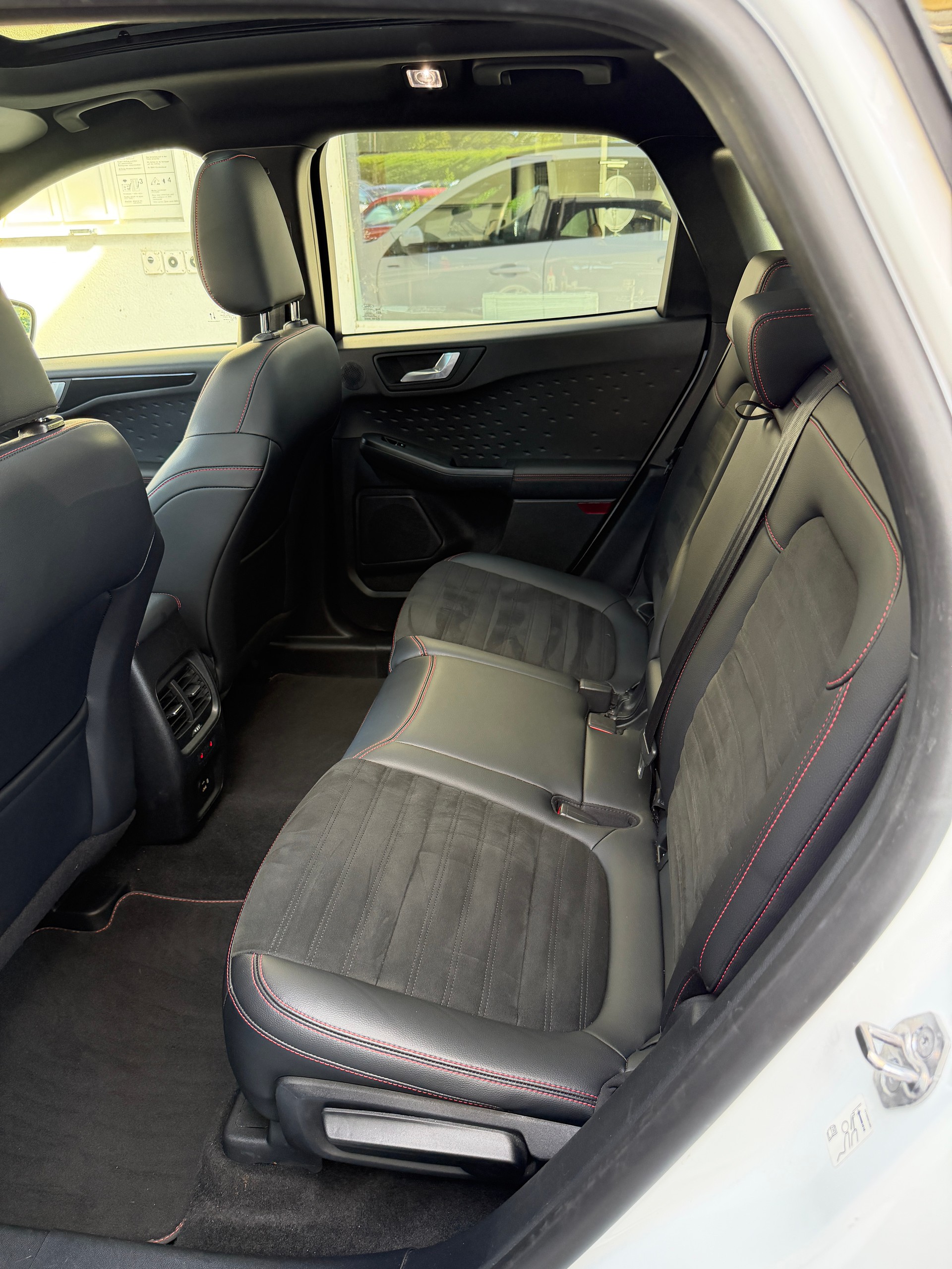 FORD Kuga 2.5 PHEV ST-Line X 2WD-image-13
