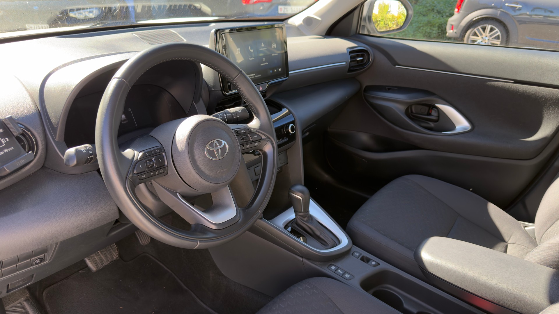 TOYOTA Yaris Cross 1.5 Comfort e-CVT-image-9