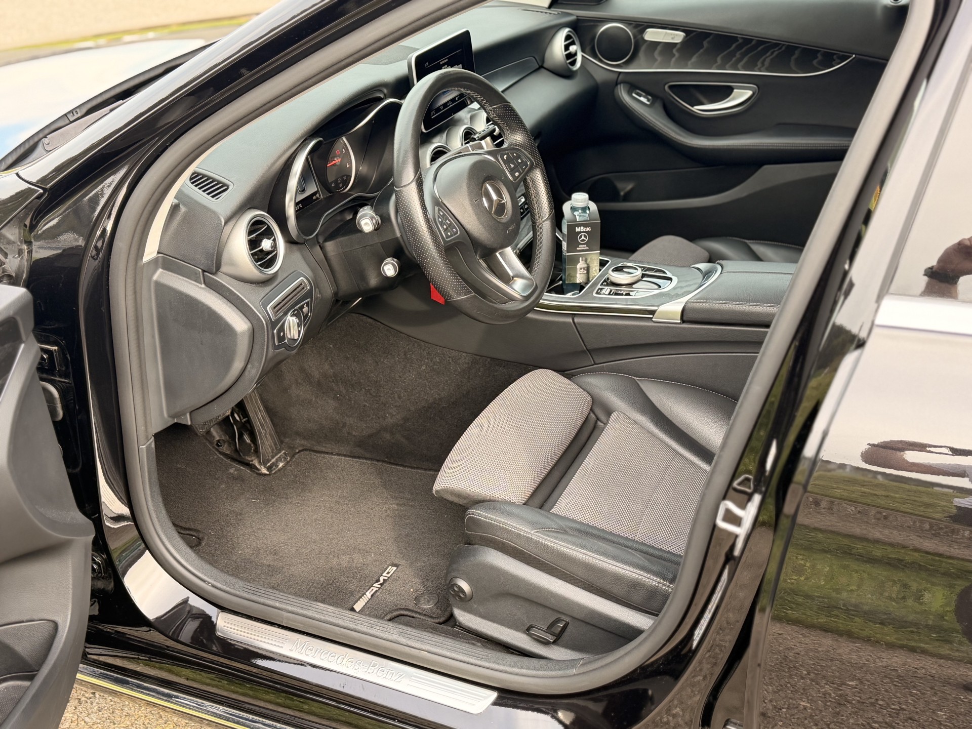 MERCEDES-BENZ C 220 d Swiss Star Exclusive 4Matic 9G-Tronic-image-10
