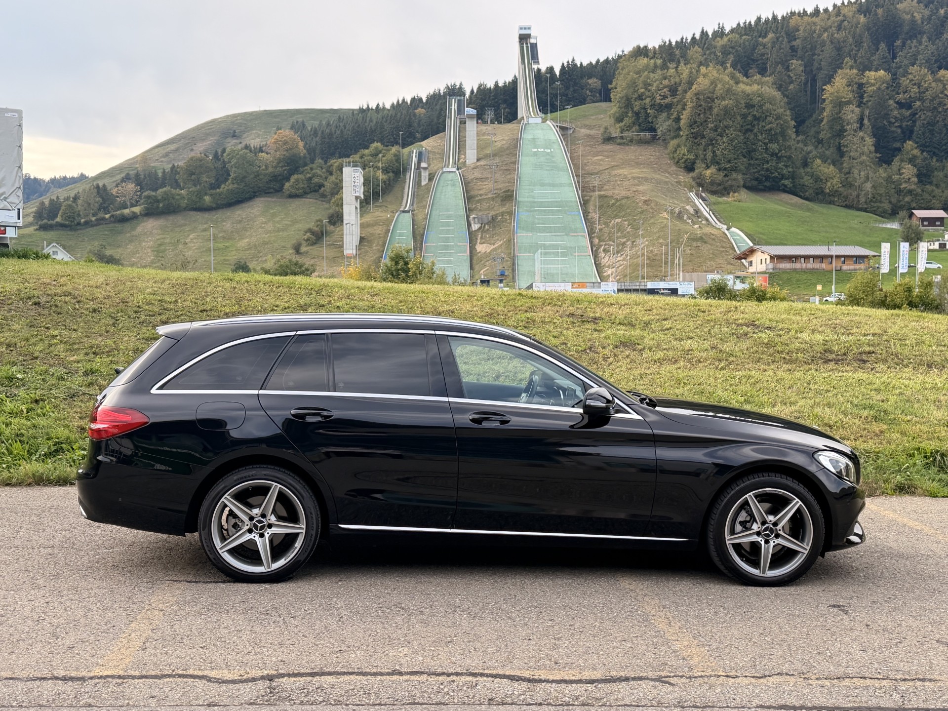 MERCEDES-BENZ C 220 d Swiss Star Exclusive 4Matic 9G-Tronic-image-3