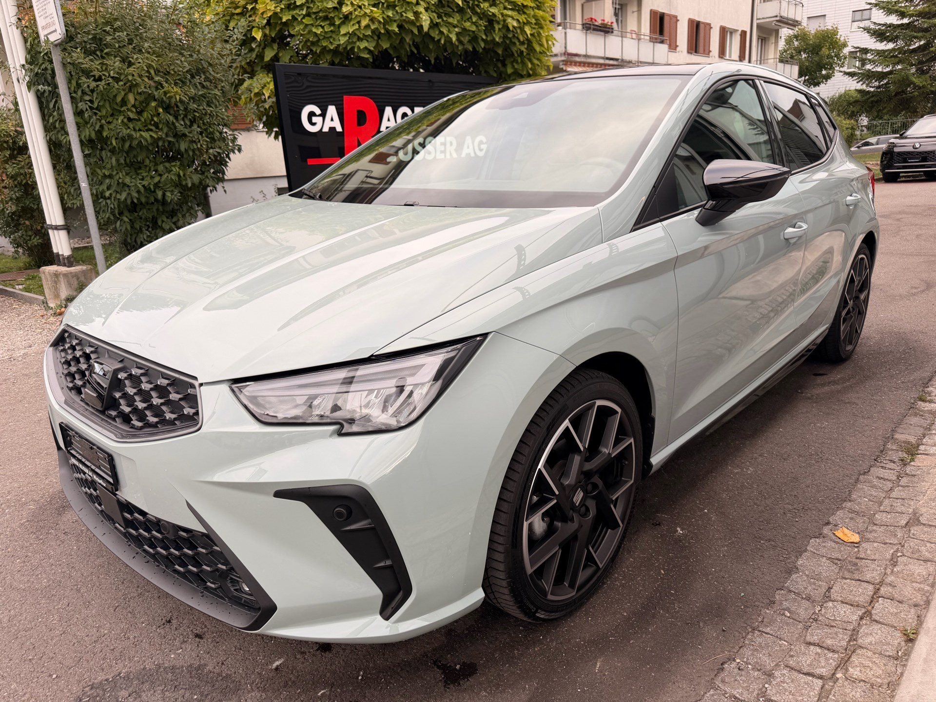 SEAT Ibiza 1.5 TSI 150 PS FR BACK EDITION *** UNIKAT IN ONIRIC LAKE GRAU ***-image-0