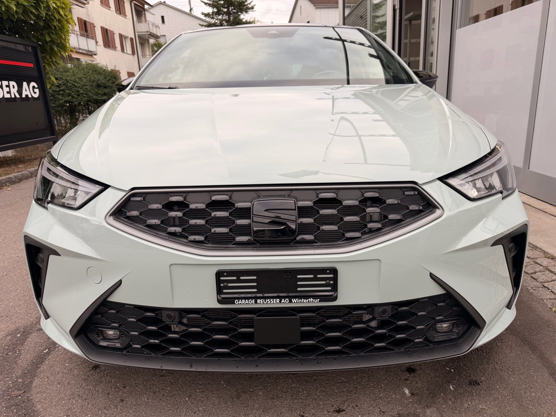 SEAT Ibiza 1.5 TSI 150 PS FR BACK EDITION *** UNIKAT IN ONIRIC LAKE GRAU ***-image-1