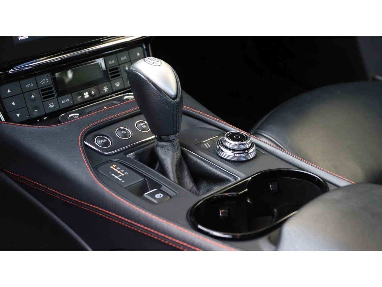 MASERATI GranTurismo Sport Automatica-image-7