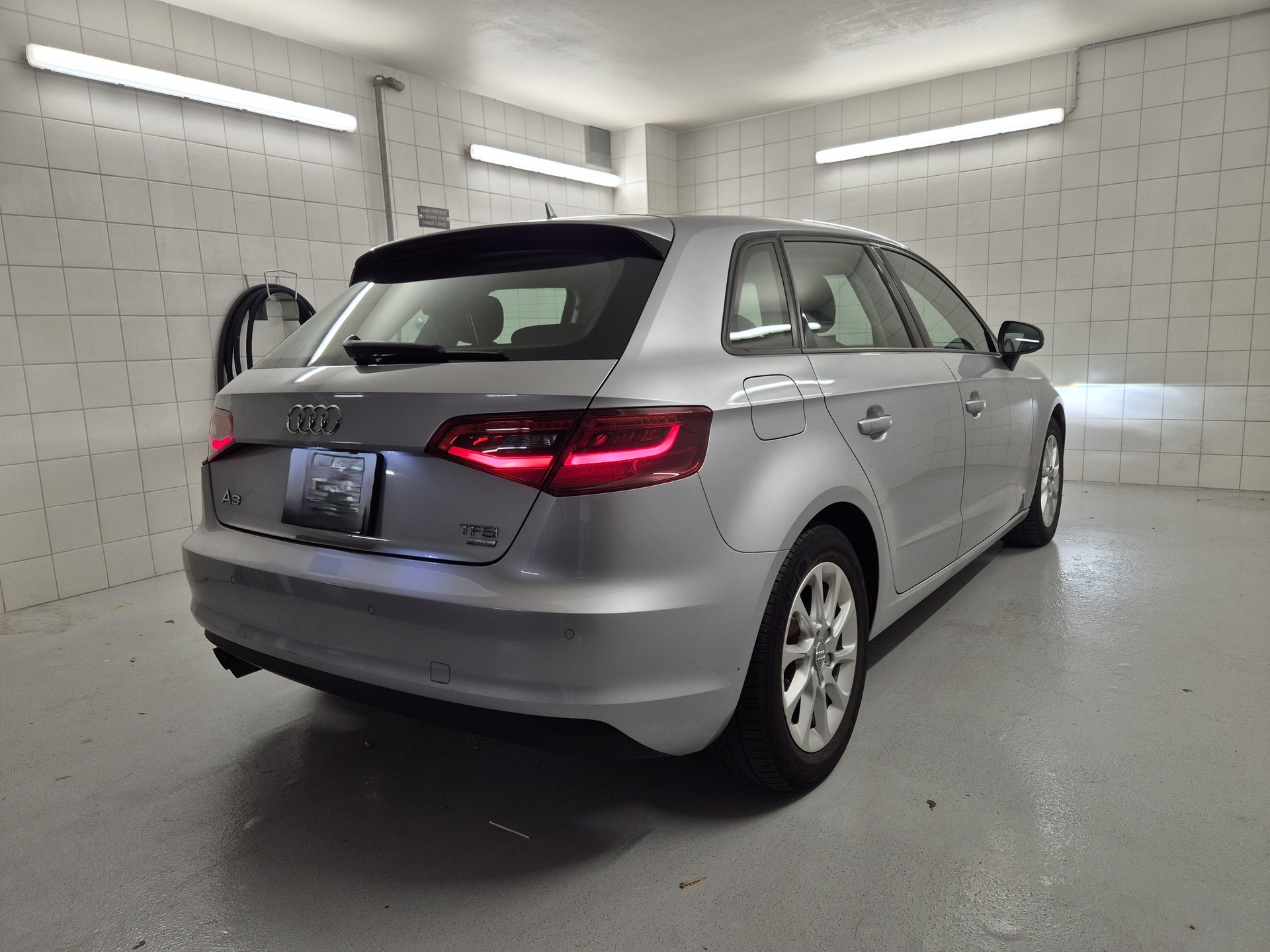 AUDI 1.4 T FSI ultra Attract. S-Tr-image-2