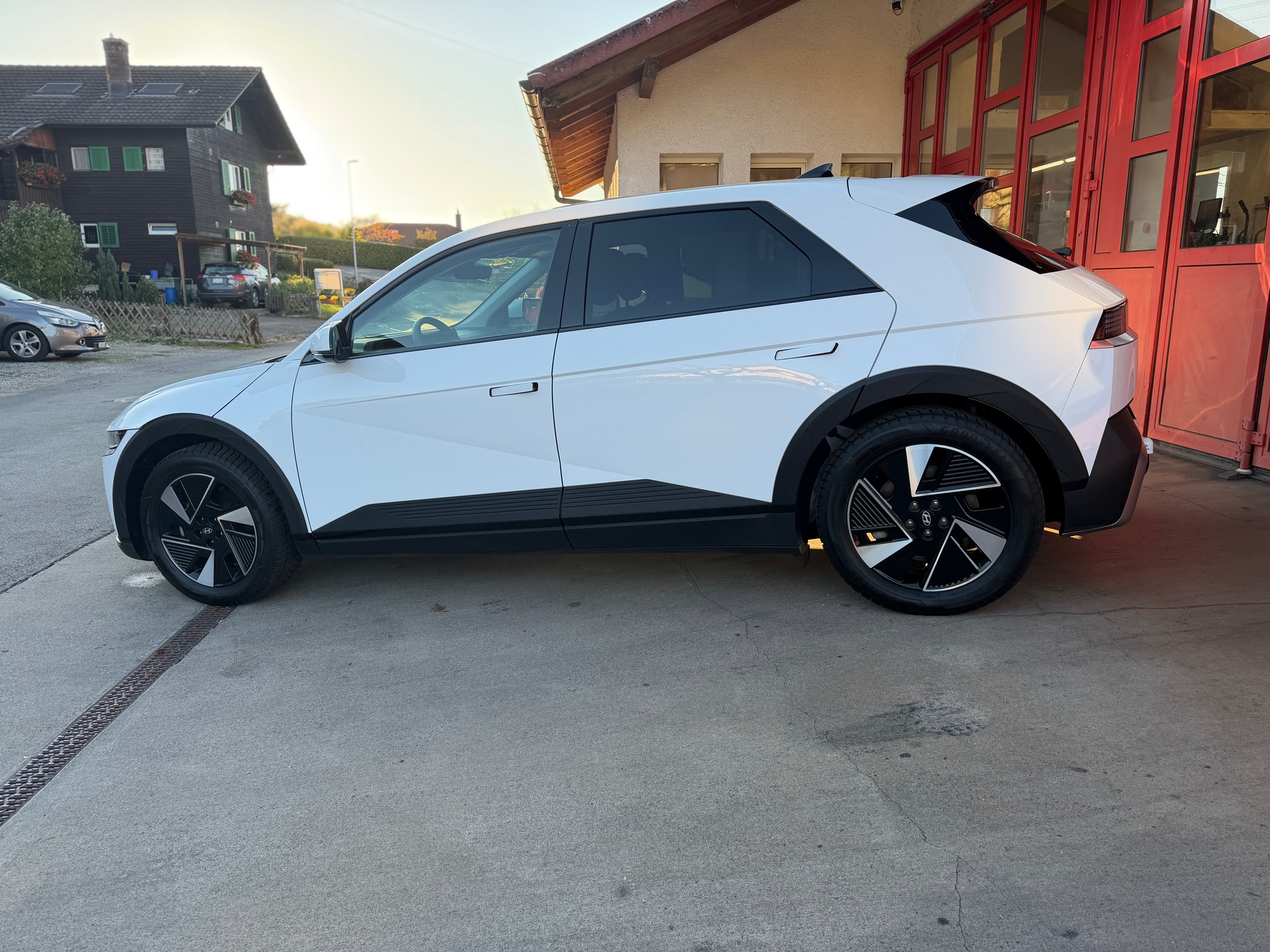 HYUNDAI Ioniq 5 77kWh Amplia 2WD Facelift / SoH 98%-image-3