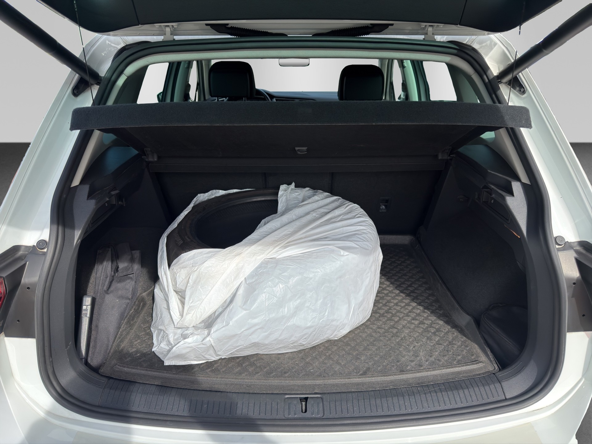 VW Tiguan 2.0TSI Highline 4Motion DSG-image-14