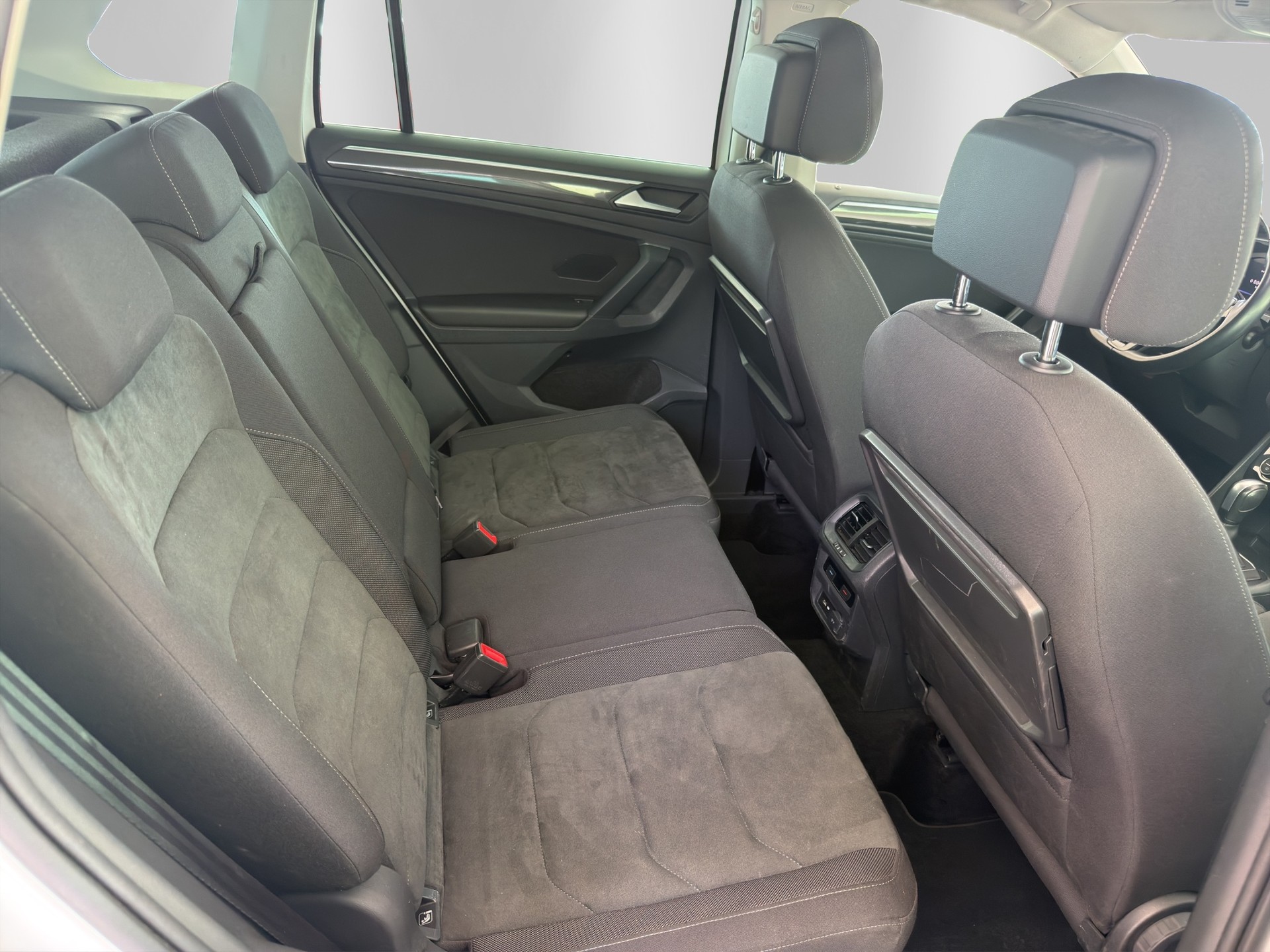 VW Tiguan 2.0TSI Highline 4Motion DSG-image-13