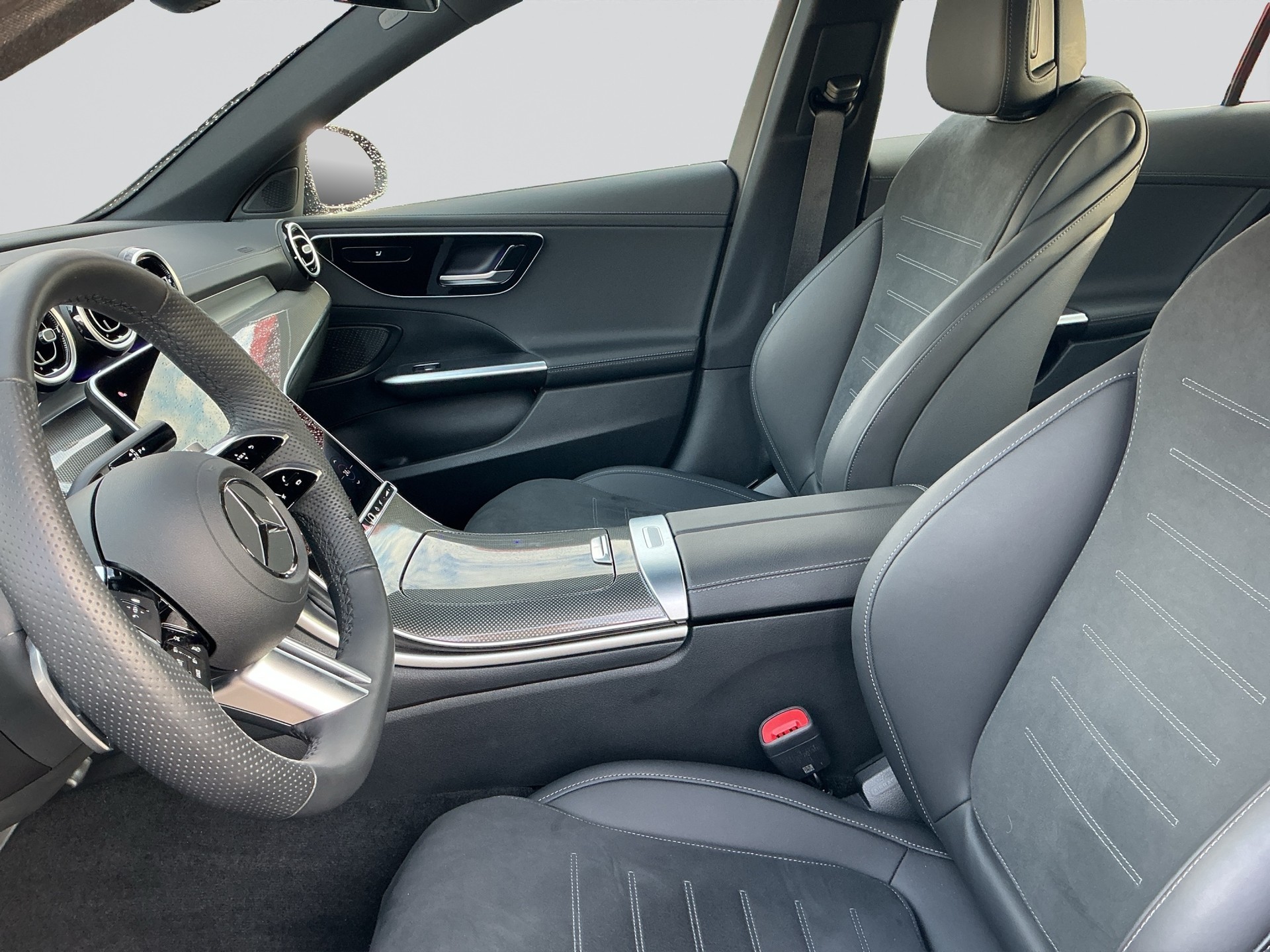 MERCEDES-BENZ C 300 d AMG Line-image-5