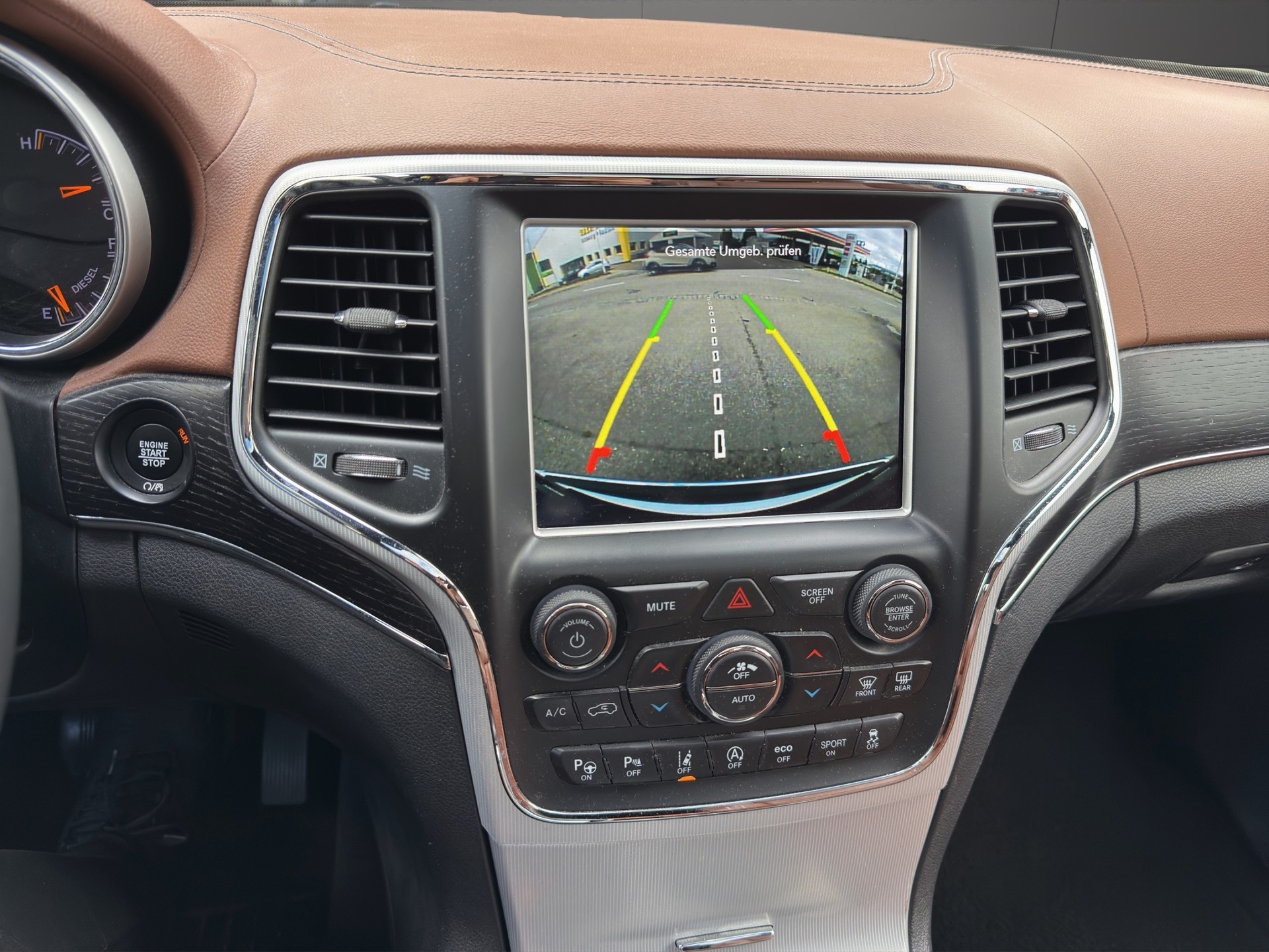 JEEP Grand Cherokee 3.0 CRD Summit Automatic-image-13