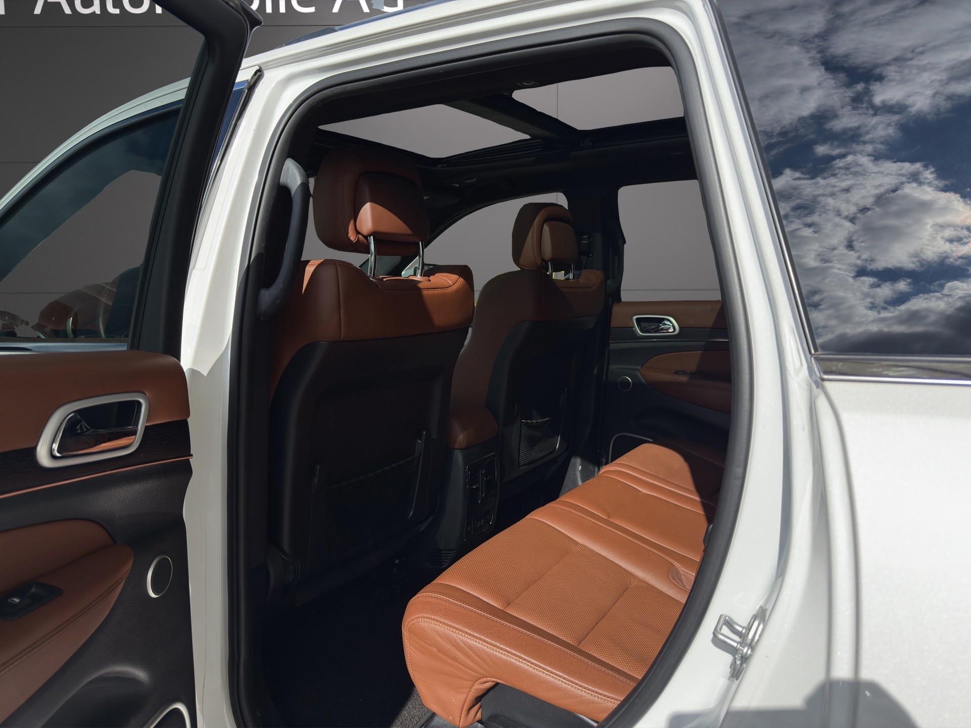 JEEP Grand Cherokee 3.0 CRD Summit Automatic-image-8