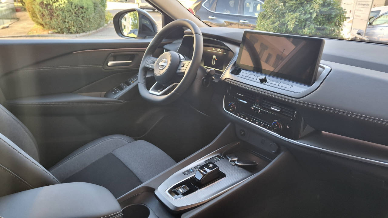 NISSAN Qashqai 1.5 VC-T N-Connecta-image-5