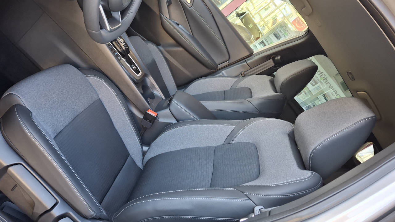 NISSAN Qashqai 1.5 VC-T N-Connecta-image-8