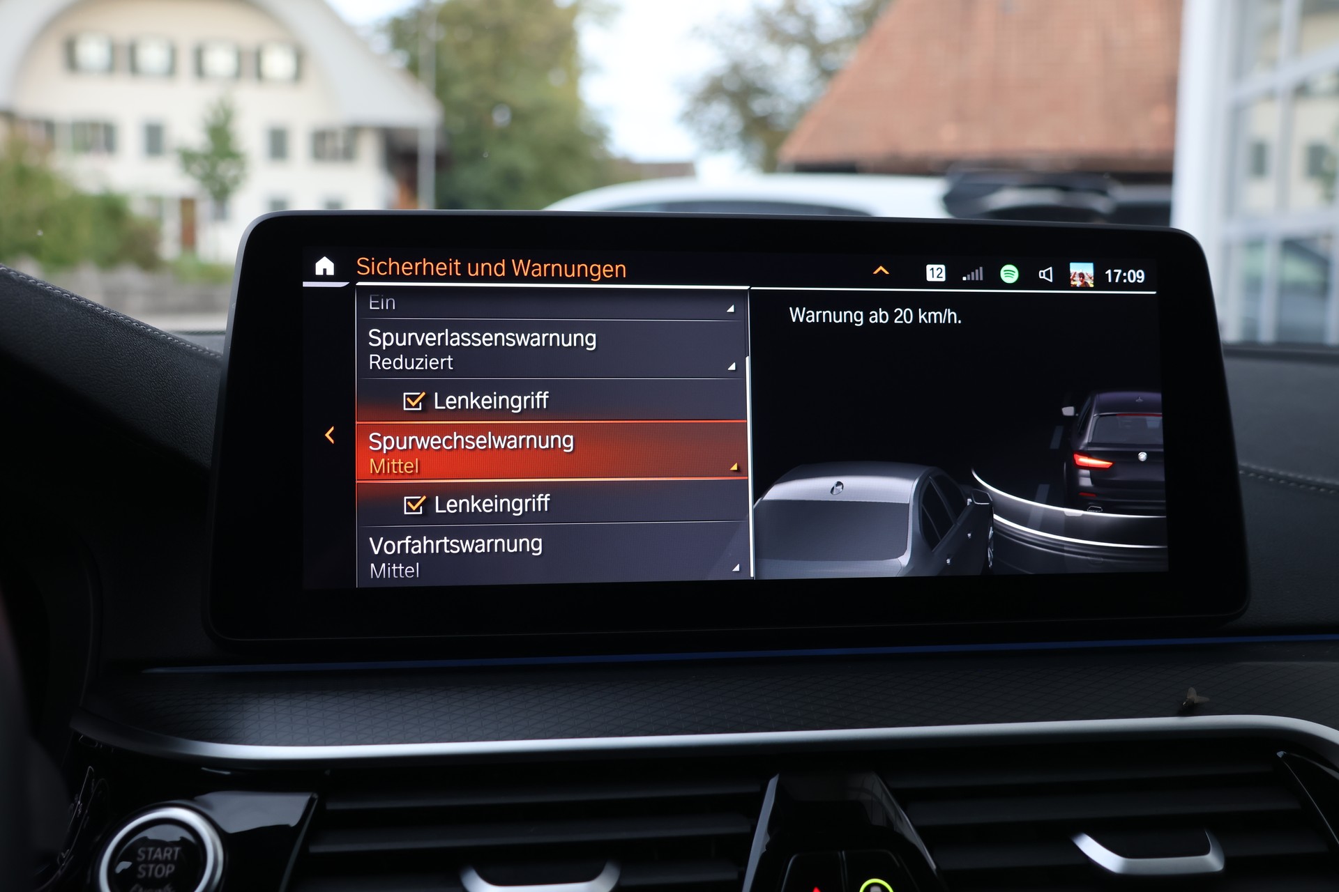 BMW 530e xDrive Touring Pure M Sport Steptronic (CH) + 2.0T AHK-image-27