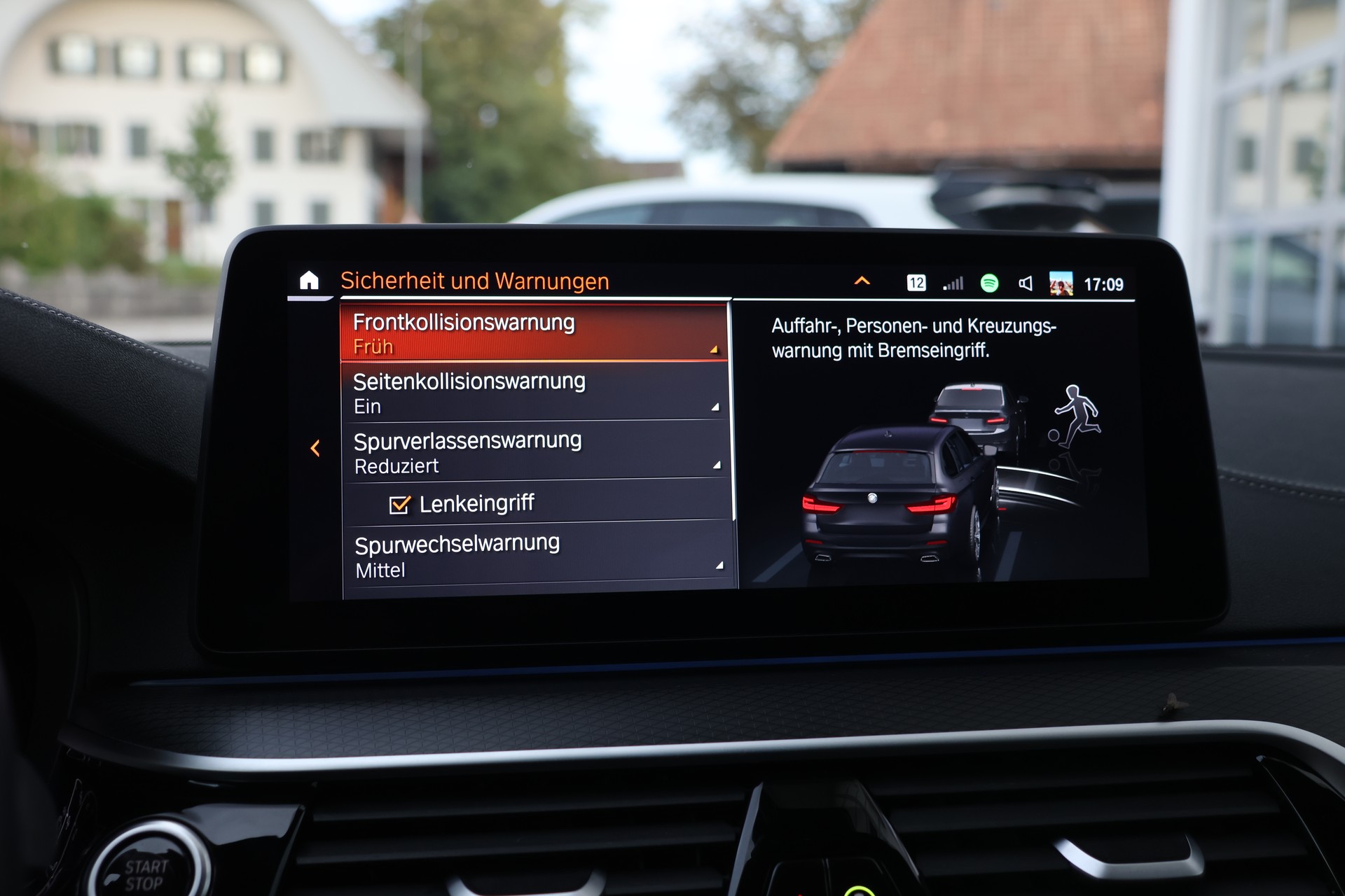 BMW 530e xDrive Touring Pure M Sport Steptronic (CH) + 2.0T AHK-image-26