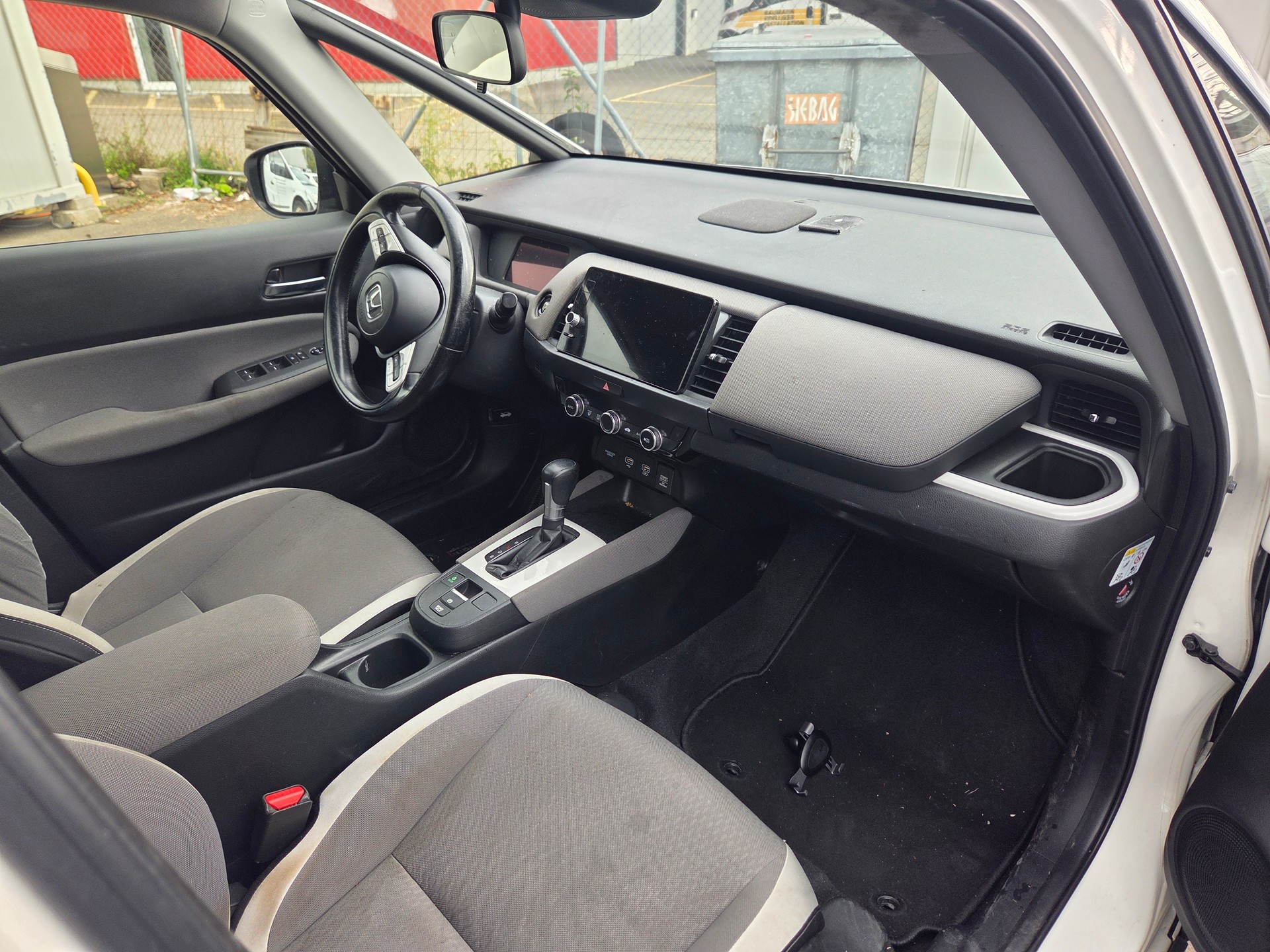HONDA Jazz 1.5i-MMD Crosstar Executive E-CVT-image-3
