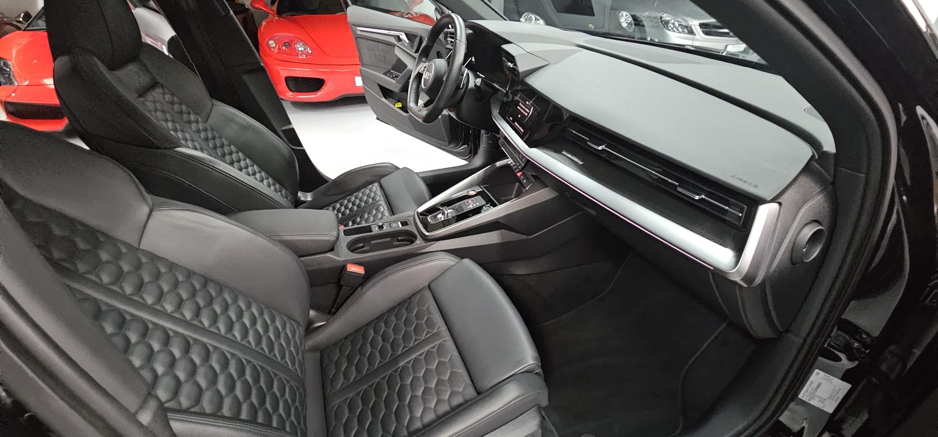 AUDI RS3 Sportback 2.5 TSI quattro S-tronic-image-15