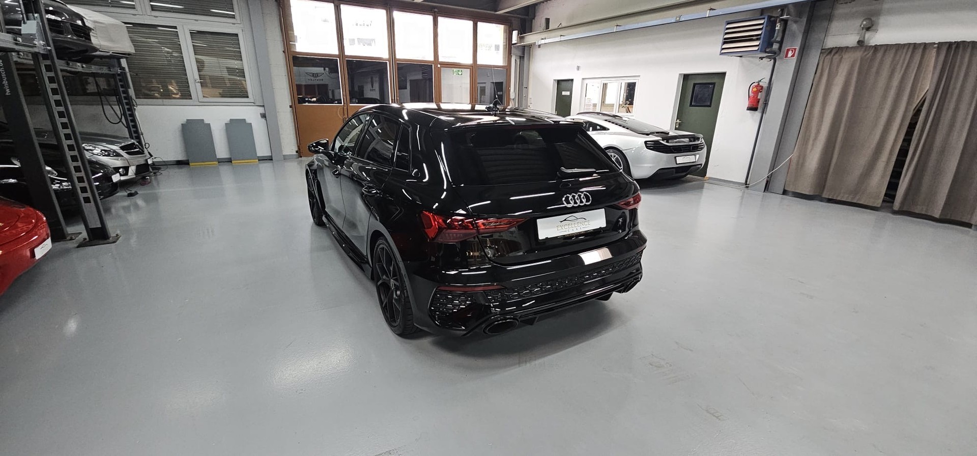 AUDI RS3 Sportback 2.5 TSI quattro S-tronic-image-5