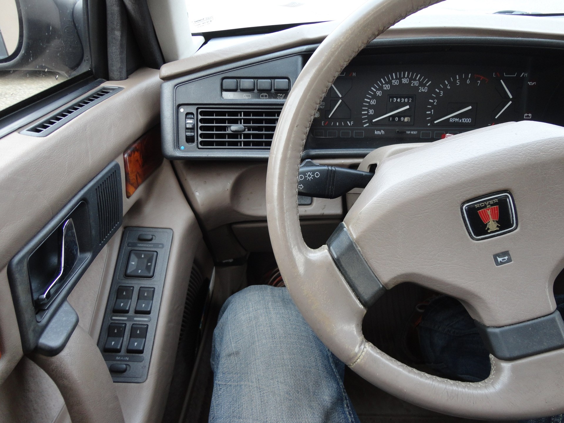 ROVER 827 Vitesse A-image-9